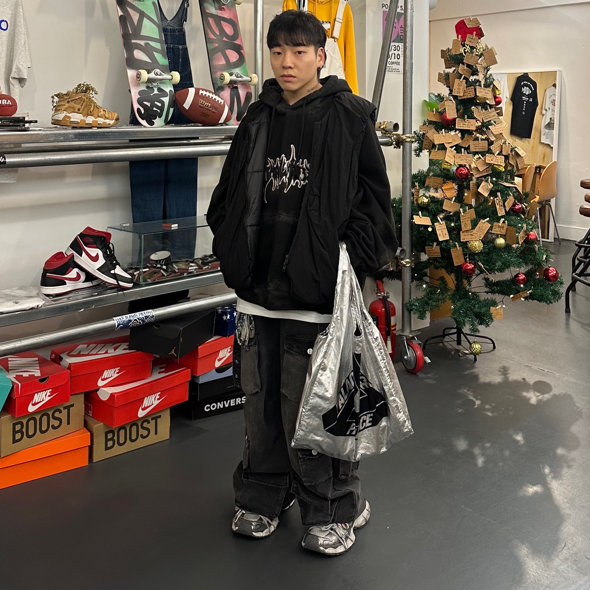 Balenciaga 3XL Sneakers Grey White Red 착용 스타일 - 3