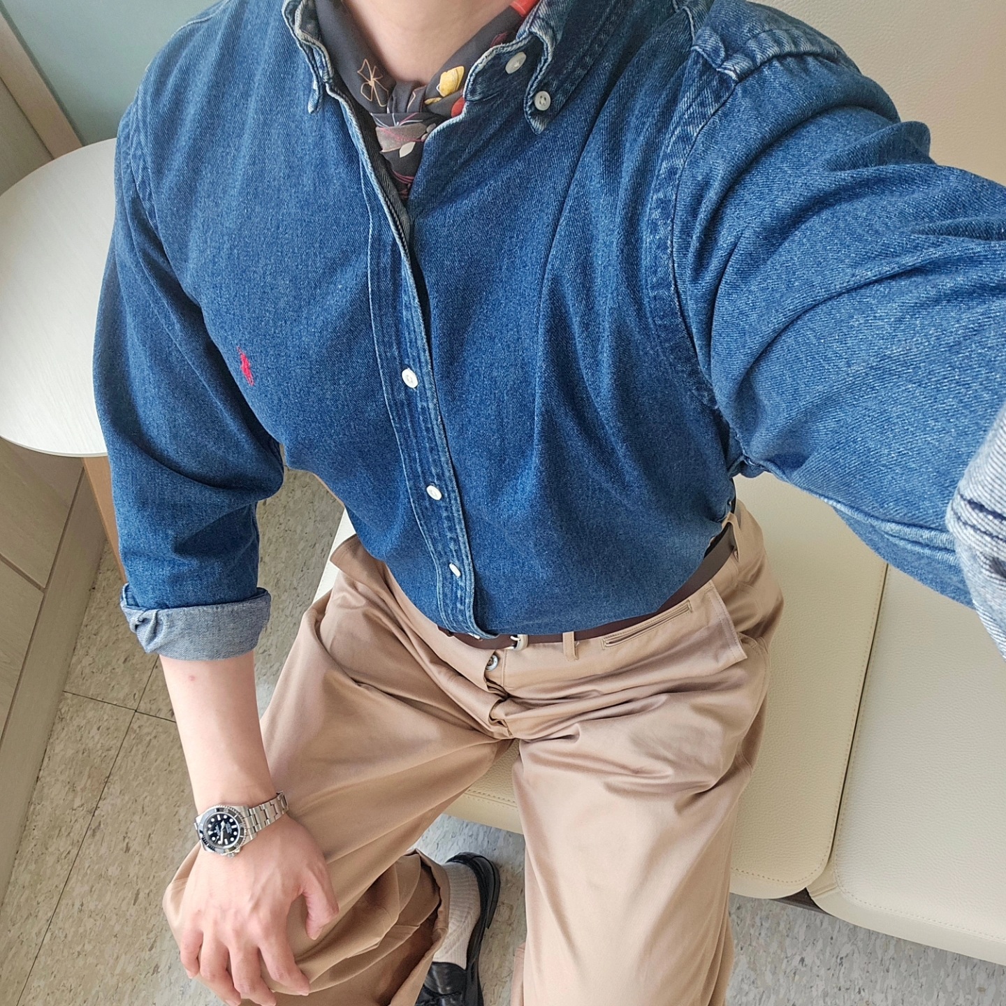Buzz Rickson's Early Military Chinos 1945 Model One Wash Beige, Rolex Submariner 41mm 124060 Black Oyster 착용 스타일 - 4