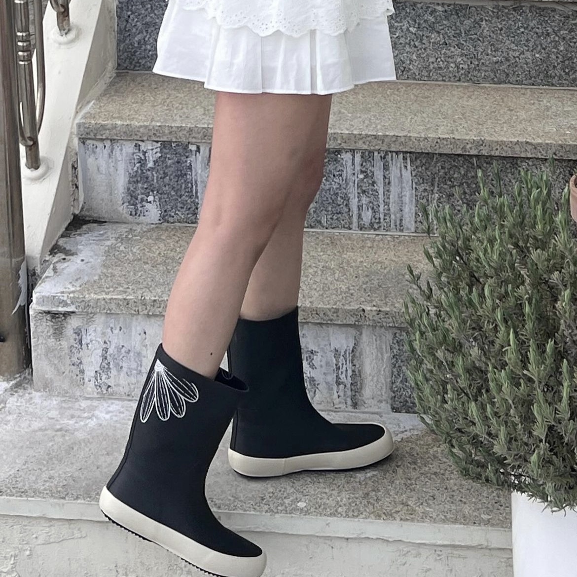 Mardi Mercredi Les Pompes Women Pluie Rain Boots Beige, Mardi Mercredi Les Pompes Women Pluie Rain Boots Burgundy 착용 스타일