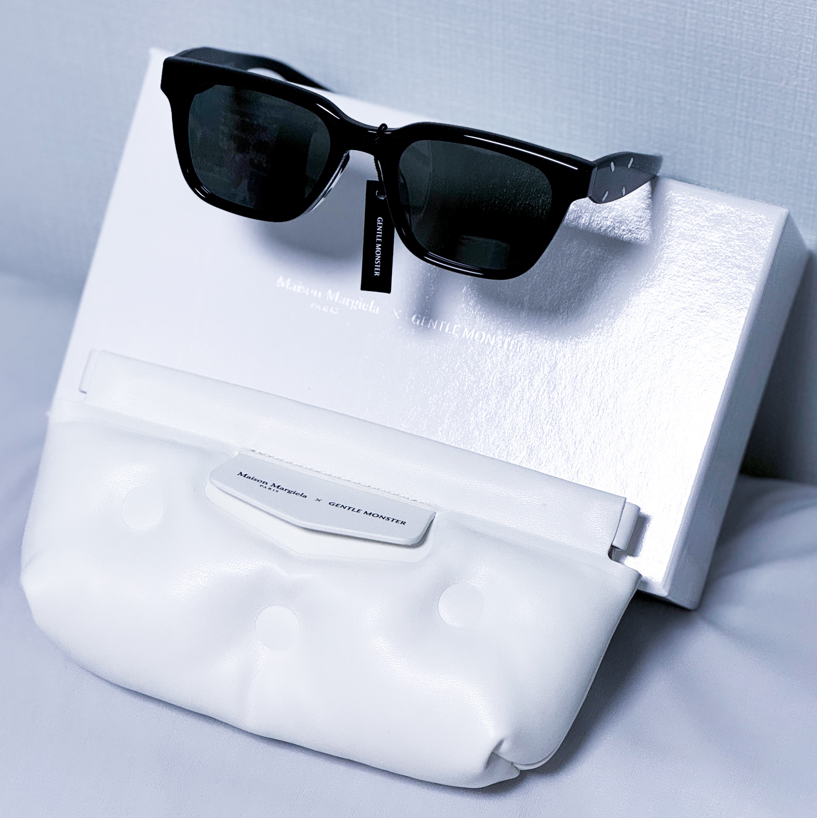 Gentle Monster x Maison Margiela MM110 Black Black 착용 스타일