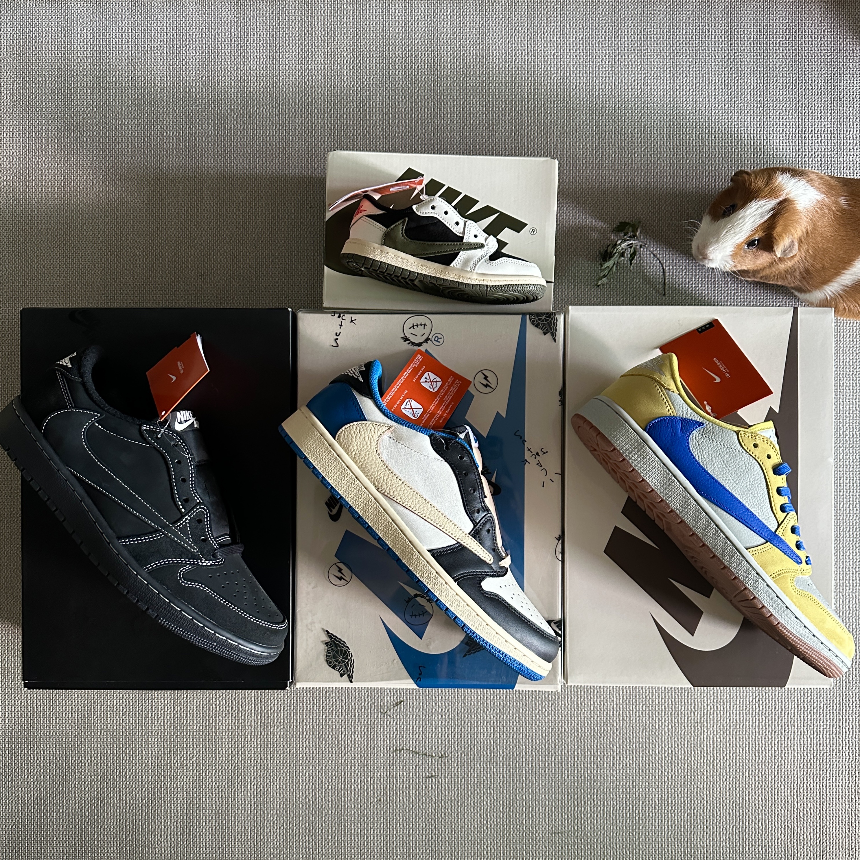 (W) Jordan 1 x Travis Scott Retro Low OG SP Canary, Jordan 1 x Travis Scott x Fragment Retro Low OG SP Military Blue 착용 스타일