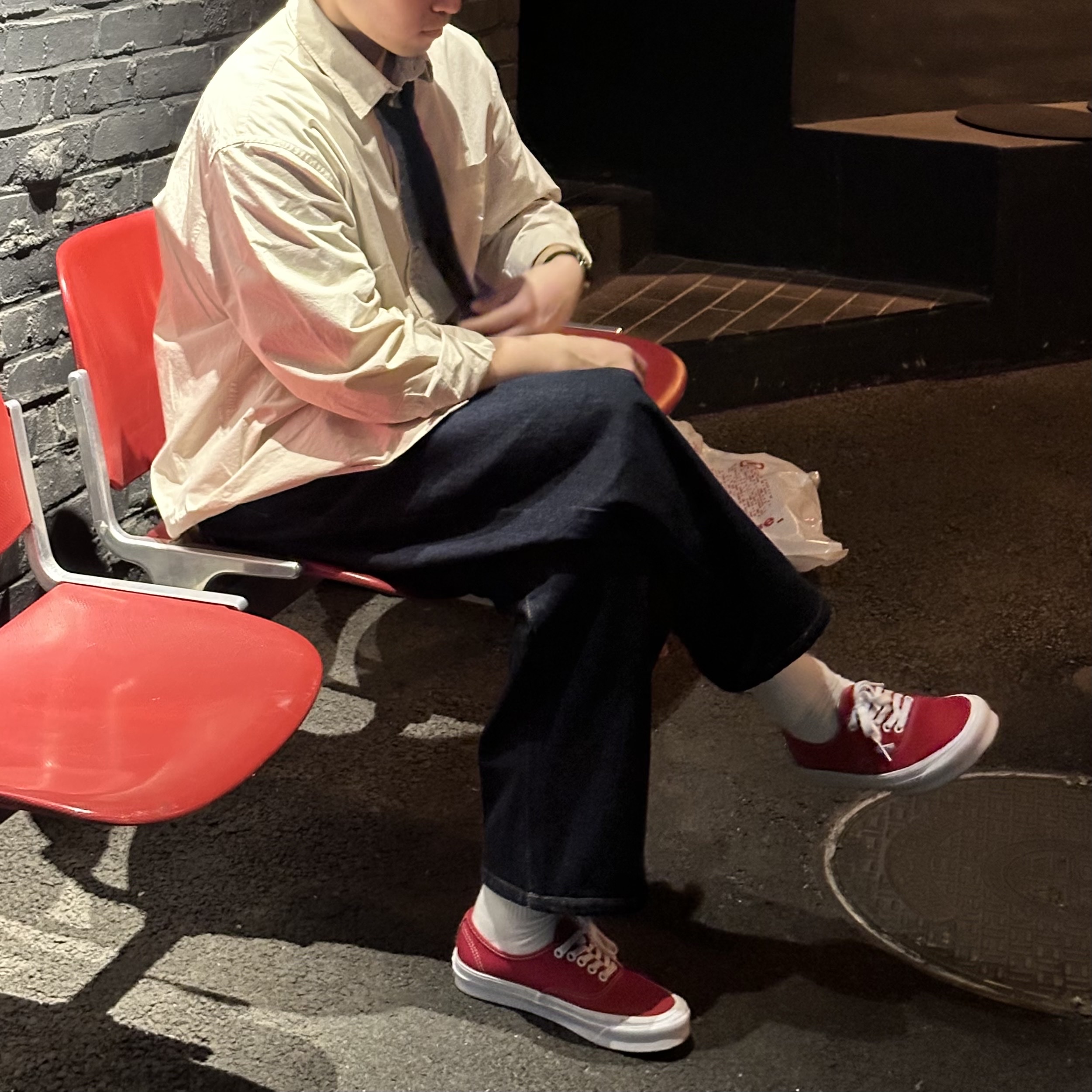 Vans Vault OG Authentic LX Red, Pottery Comfort Shirt Ecru 착용 스타일 - 2