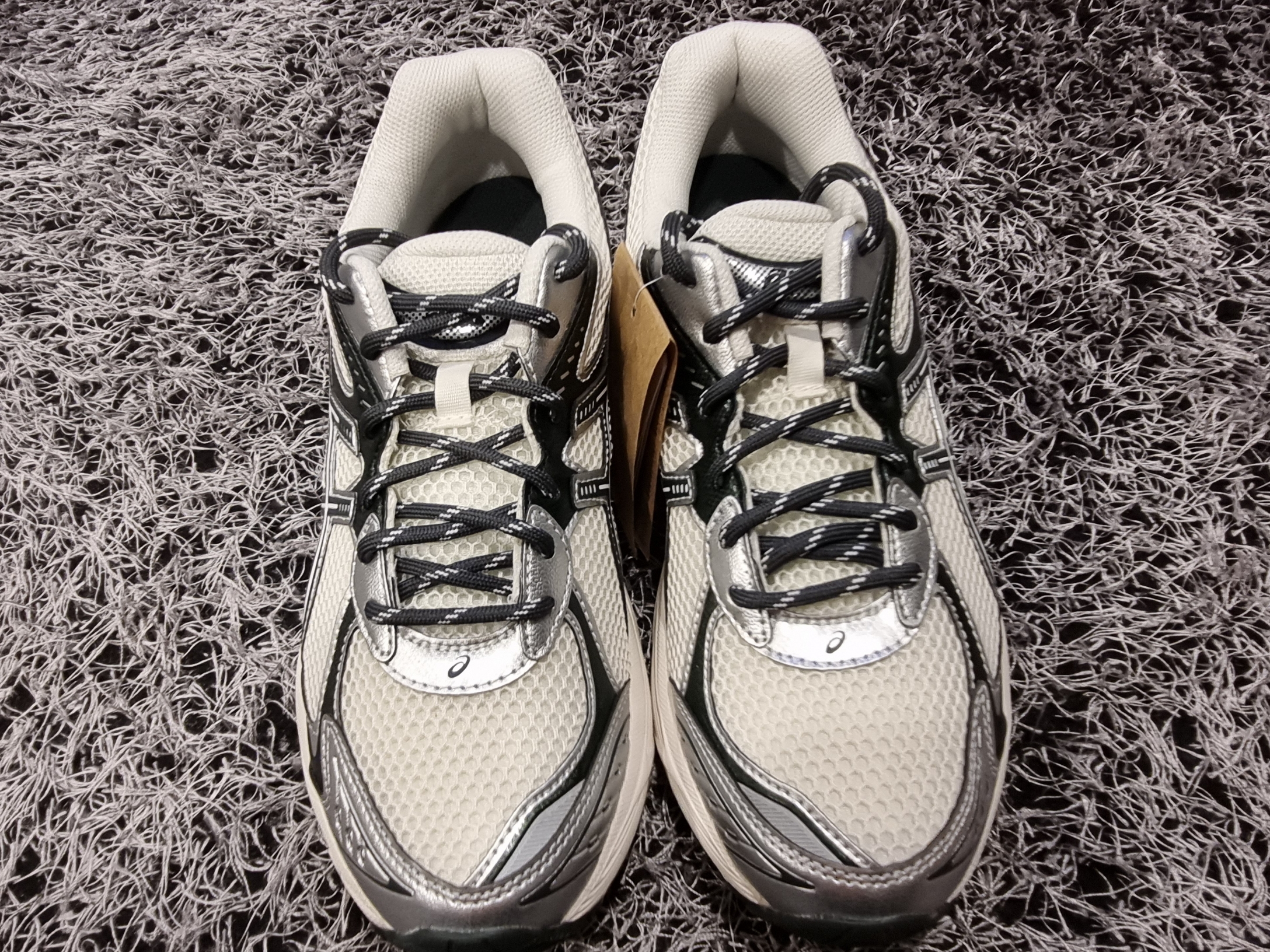 Asics x Kith GT-2160 Cream Scarab 착용 스타일 - 4