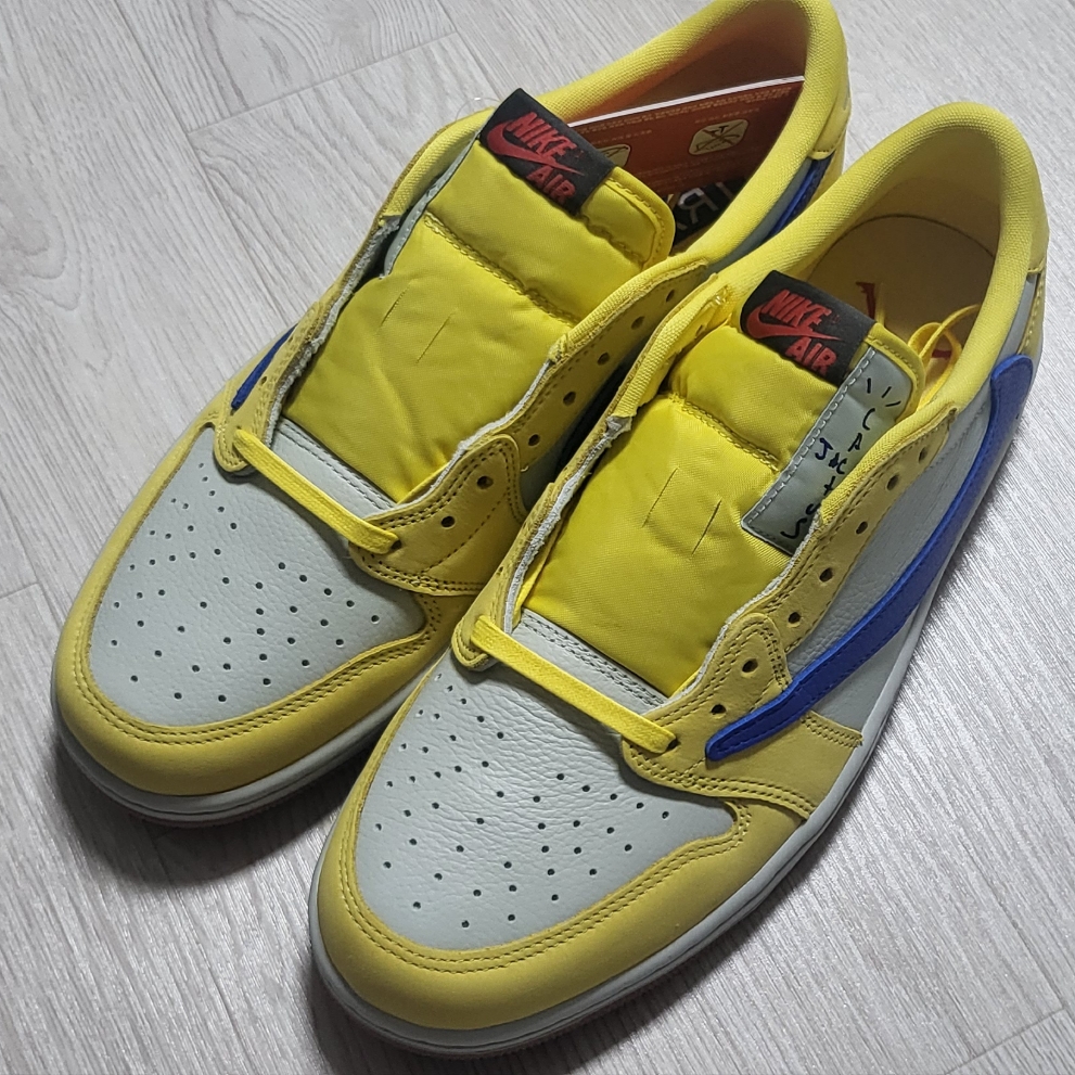 (W) Jordan 1 x Travis Scott Retro Low OG SP Canary 착용 스타일