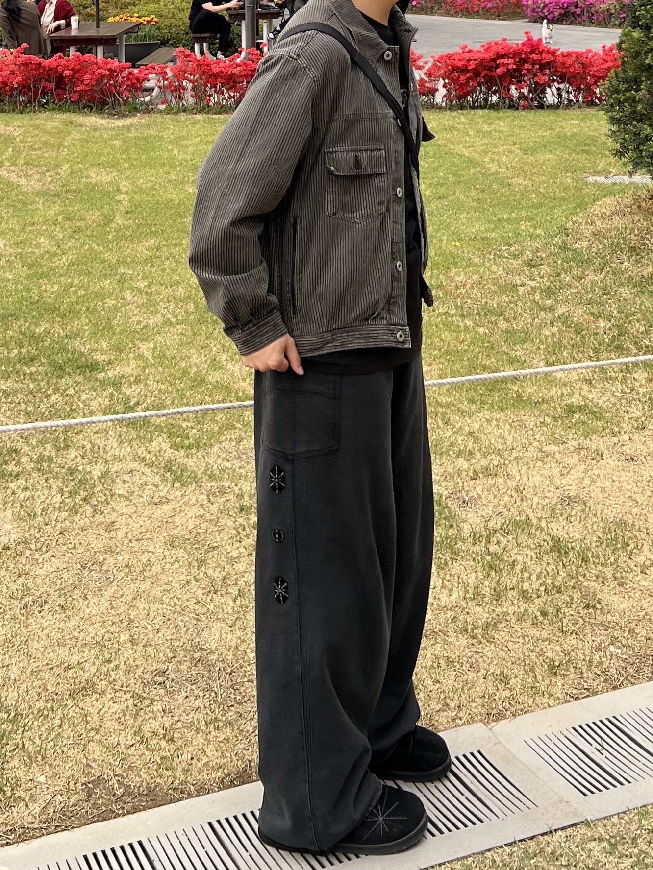 Polyteru Used Trucker Jacket Dyed Gray (Striped, Japanese Fabric), Polyteru 1/2 Graphic T-Shirt 'A Few Good Men' Washed Black 착용 스타일 - 1