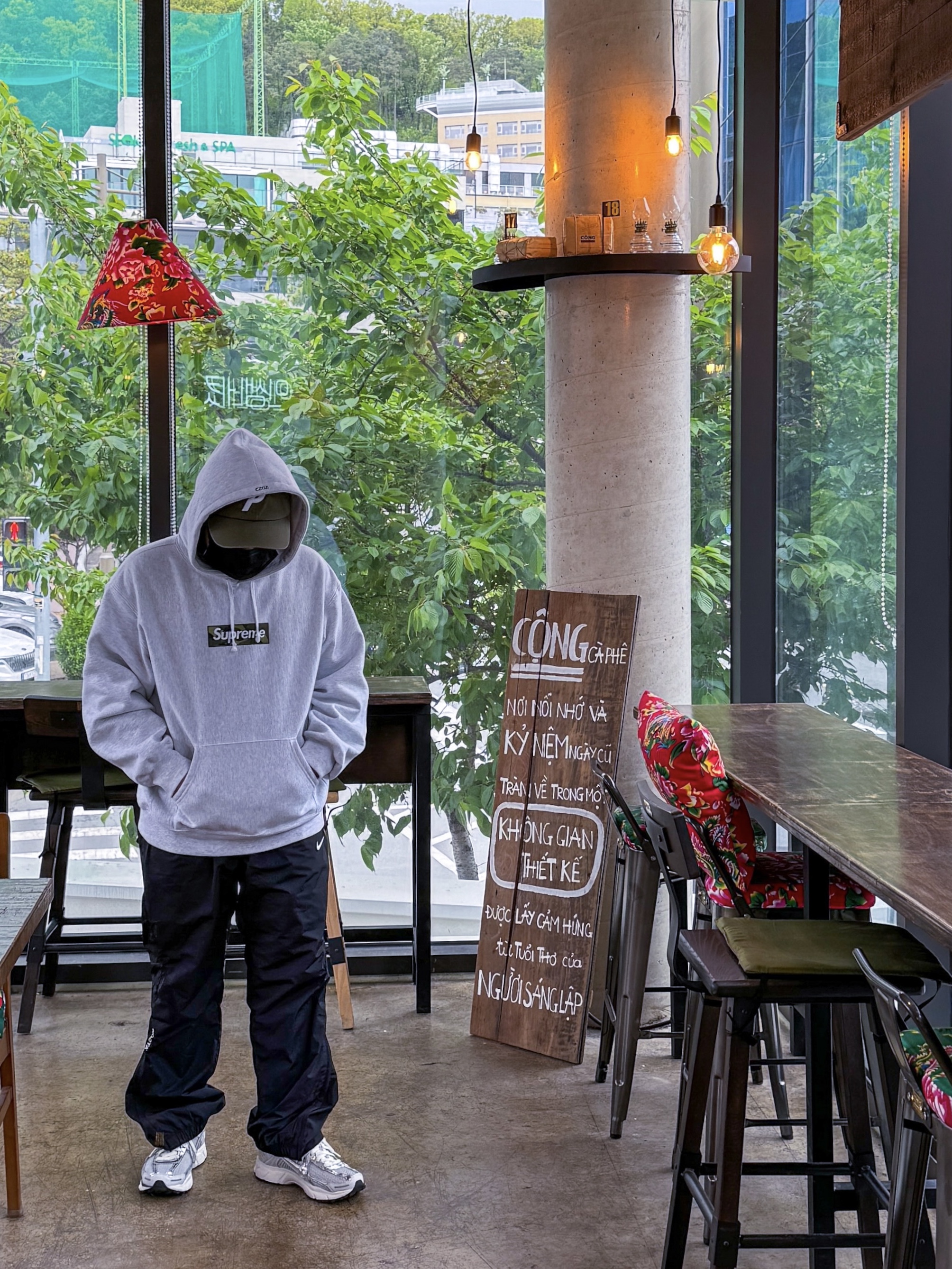 Supreme Box Logo Hooded Sweatshirt Ash Grey - 23FW, (W) Nike Zoom Vomero 5 Photon Dust and Metallic Silver 착용 스타일