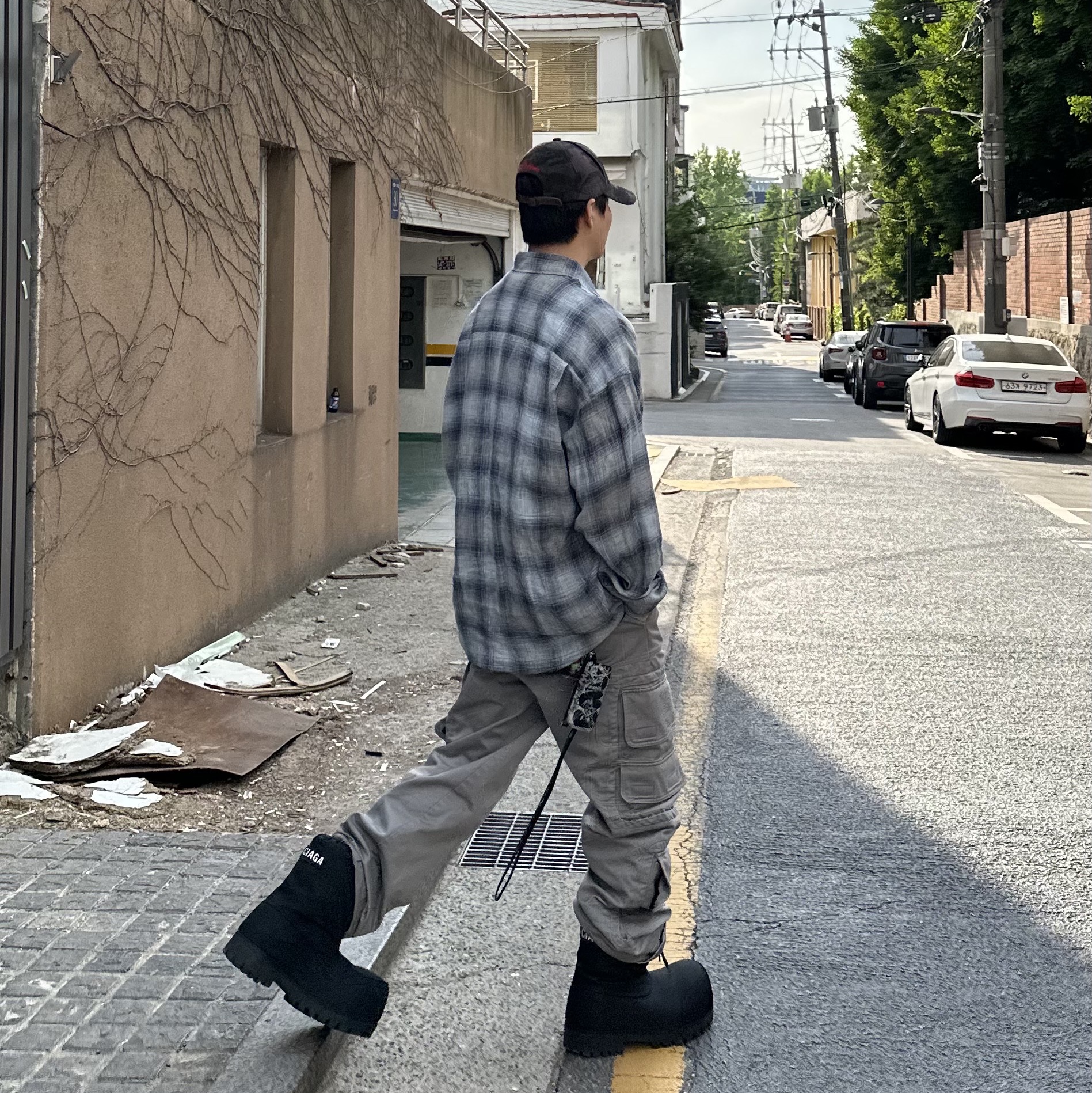 Nonnod Flexible String Check Shirt Japanese Linen Blue, Farfromwhat Far Washed Cargo Pants Gray 착용 스타일 - 6
