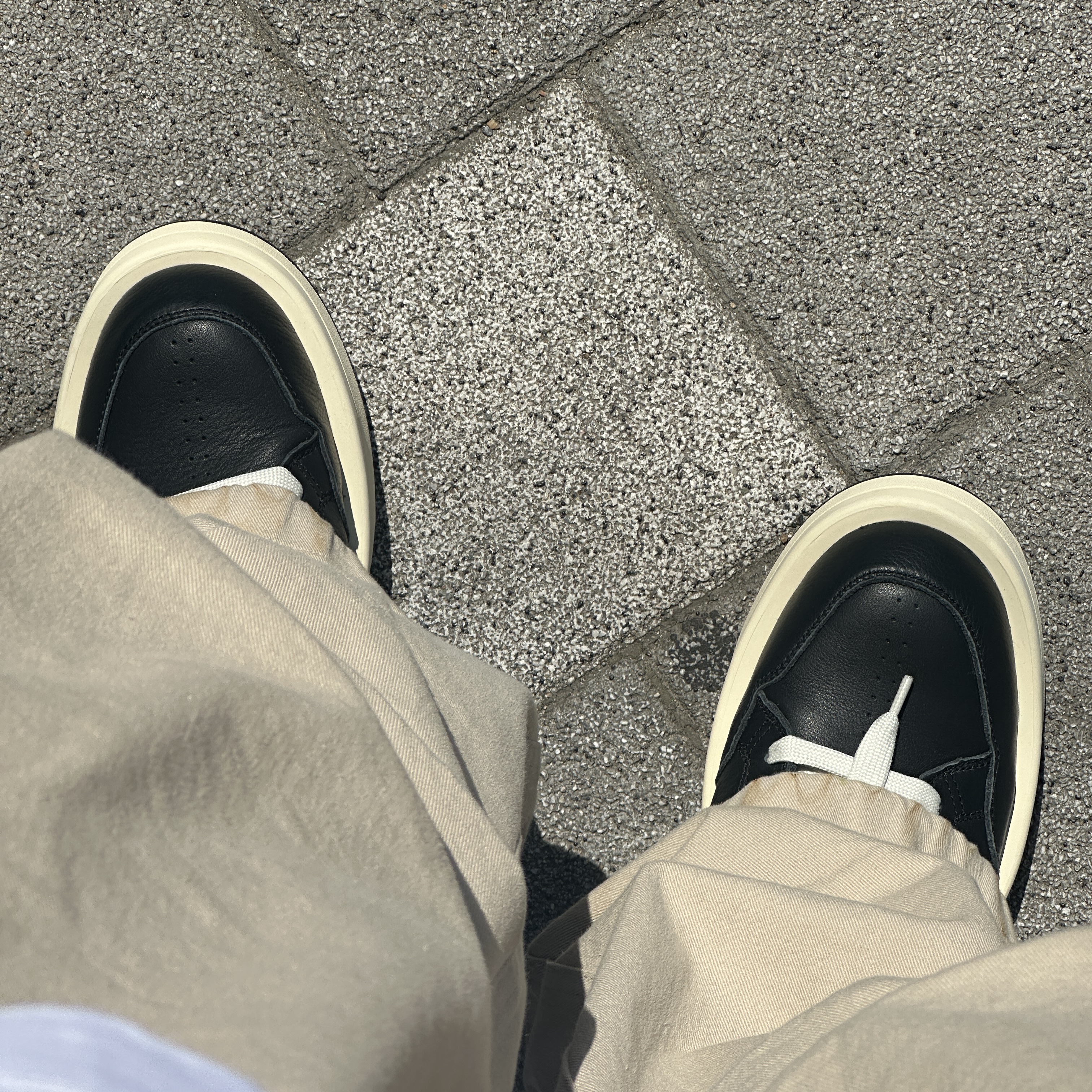 Converse x Drkshdw Turbowpn Black Cream 착용 스타일 - 2