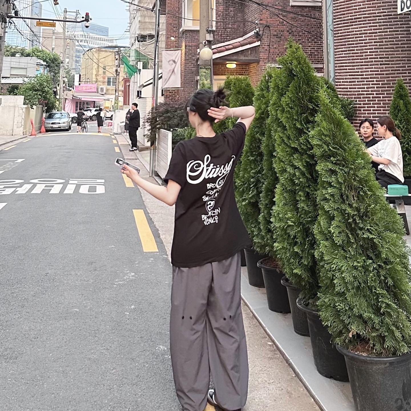 Stussy World Tour T-Shirt Black 2023, Adidas Samba Vegan Black White 착용 스타일 - 2