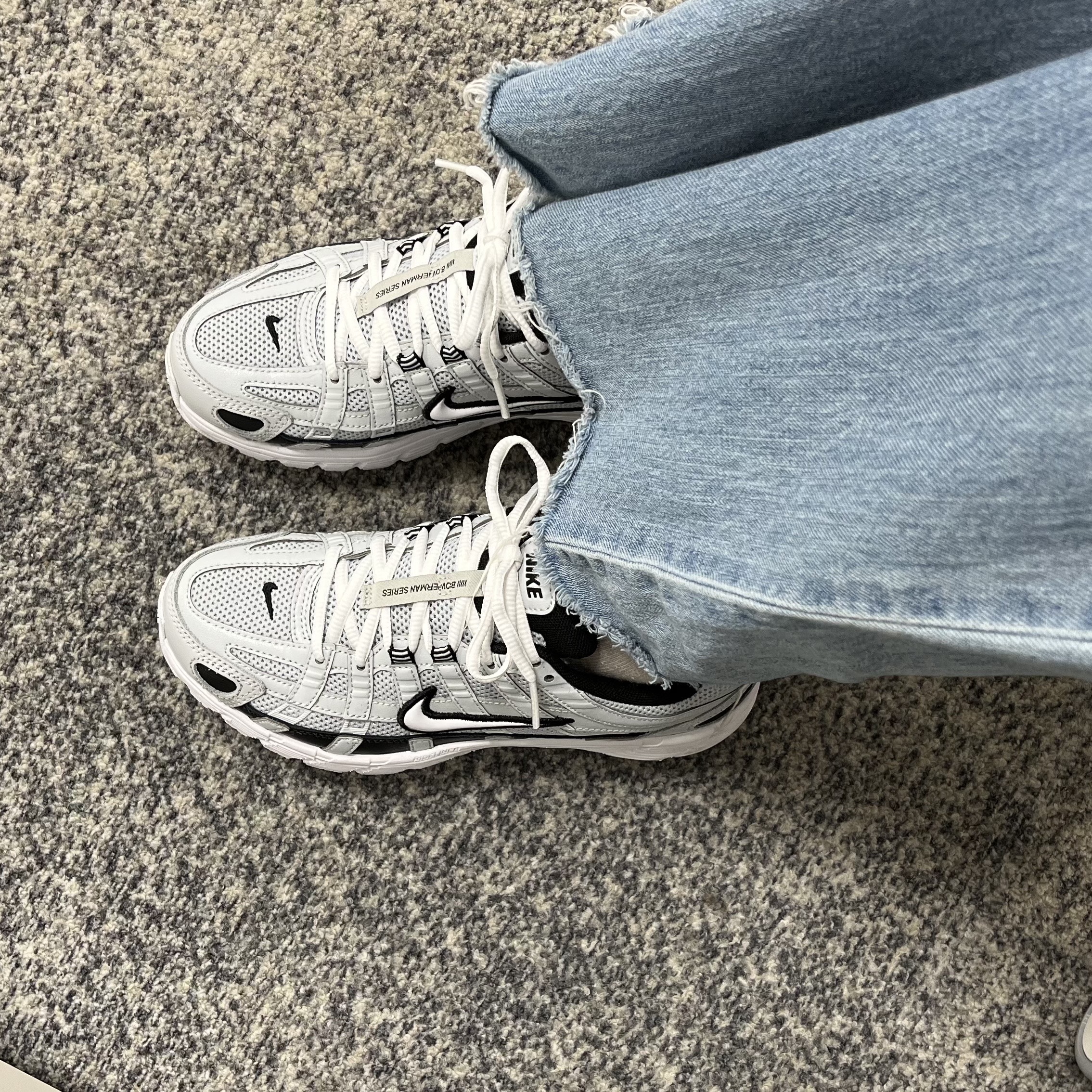 Nike P-6000 Pure Platinum 착용 스타일