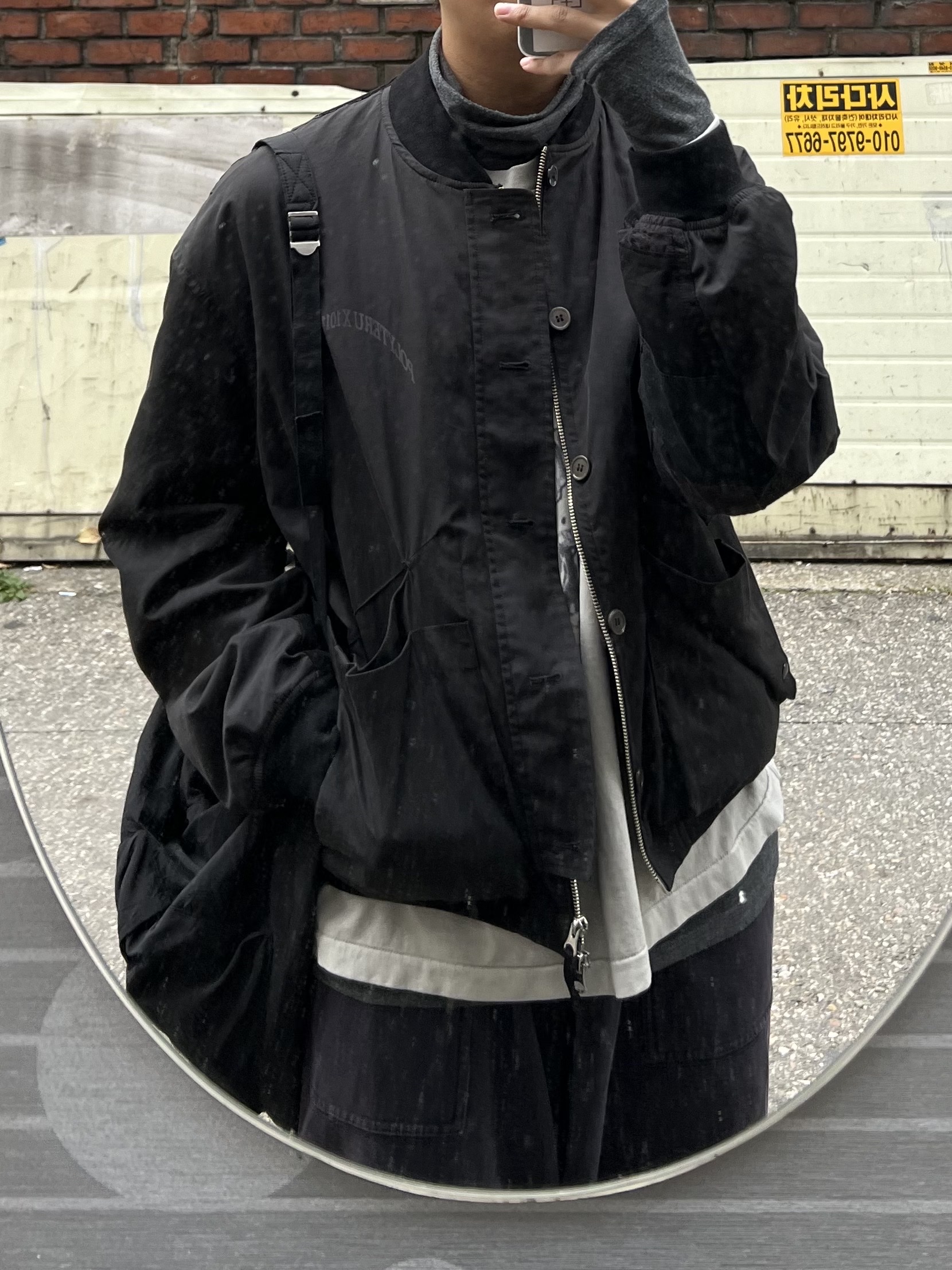 Polyteru Calf Bag Black Lambskin, Polyteru x HANK Long Sleeve Blue Dog Vintage Gray - 24SS 착용 스타일 - 2