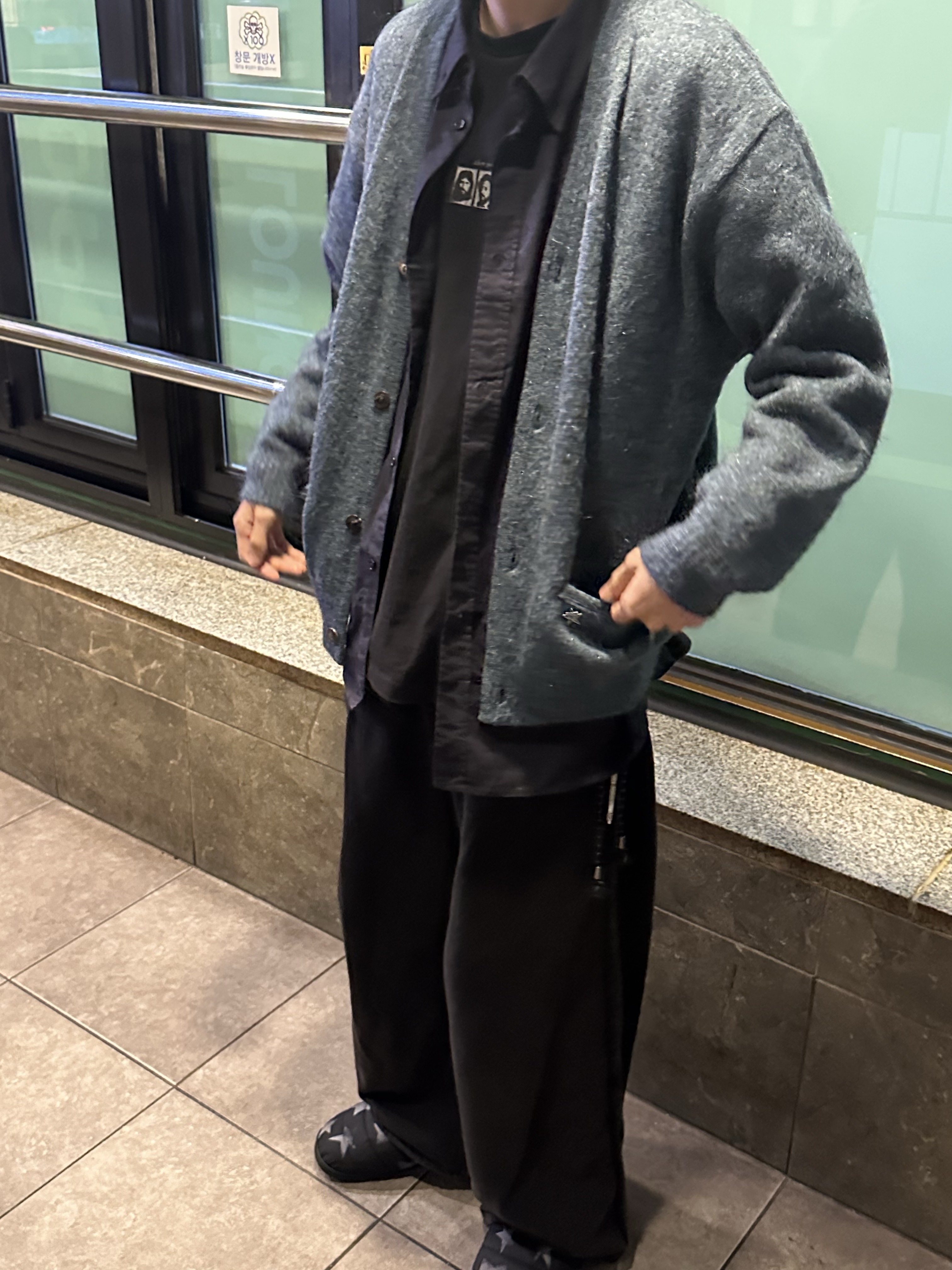 Polyteru 1/2 Graphic T-Shirt 'A Few Good Men' Washed Black, Polyteru 1011 Fatigue Sweatpants 1.2v Bleached Black 착용 스타일 - 2