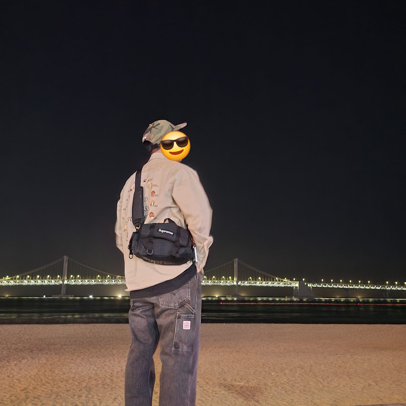Supreme Our Lady Work Shirt Khaki - 24SS, Supreme Mini Duffle Bag Black - 24SS 착용 스타일 - 2