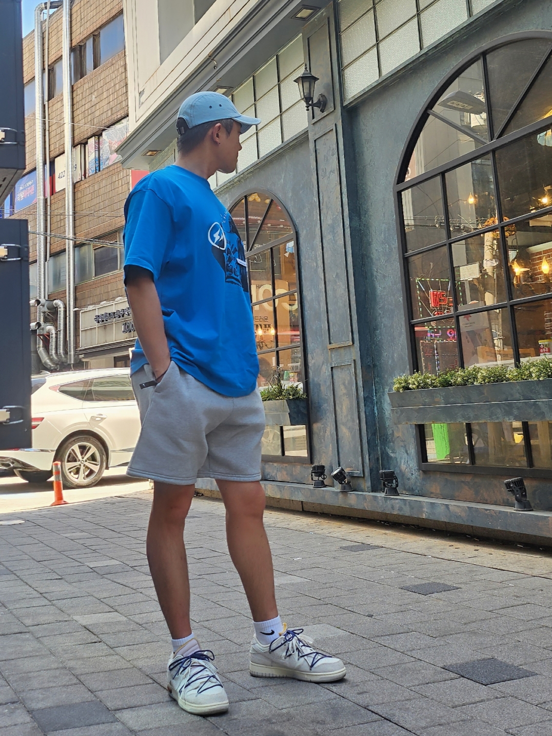 Jordan x Travis Scott x Fragment T-Shirt Blue (DJ0619-413), Nike NRG Solo Swoosh Fleece Shorts Dark Grey Heather - US/EU 착용 스타일 - 2