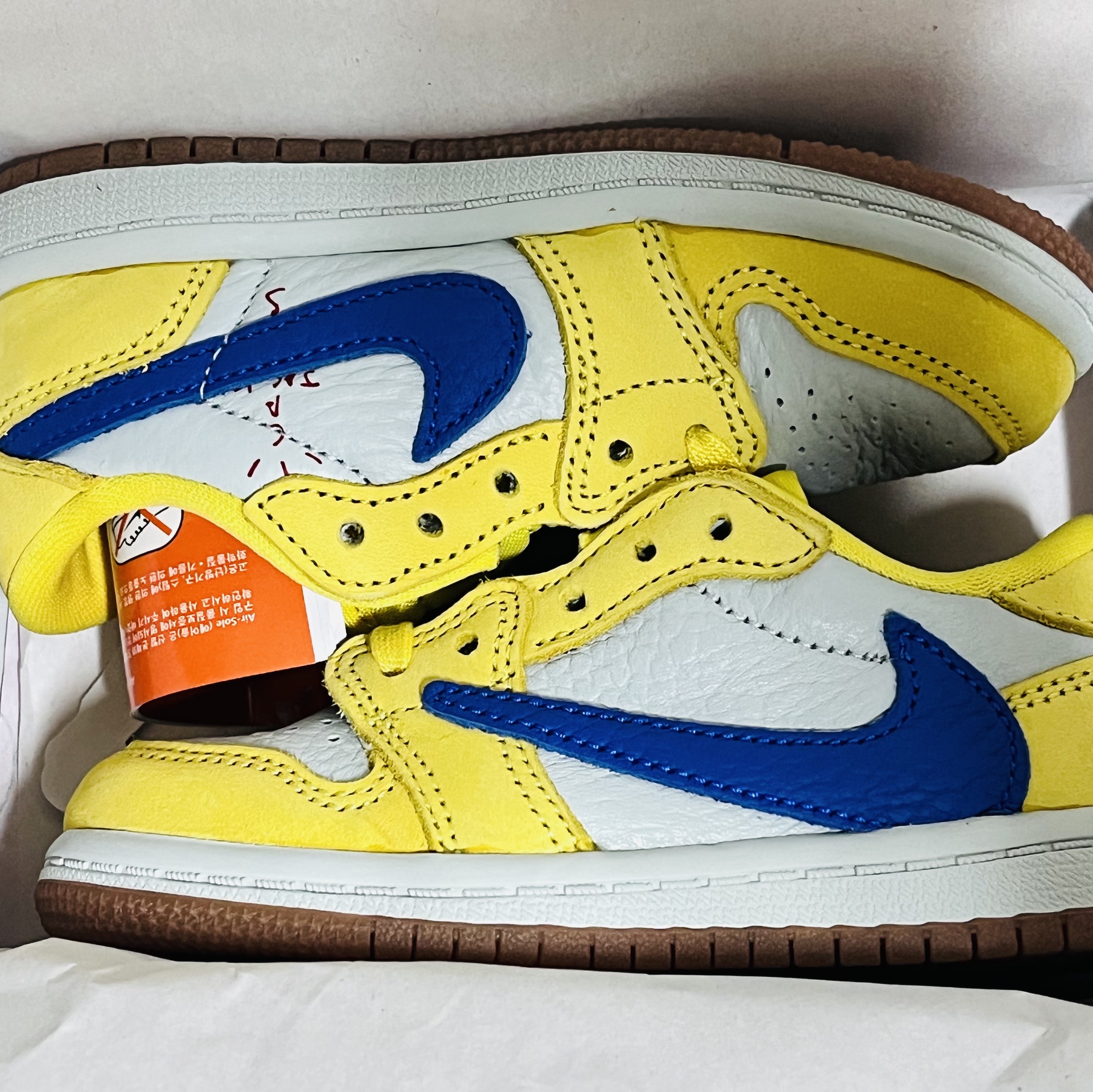 (TD) Jordan 1 x Travis Scott Retro Low OG SP Canary 착용 스타일