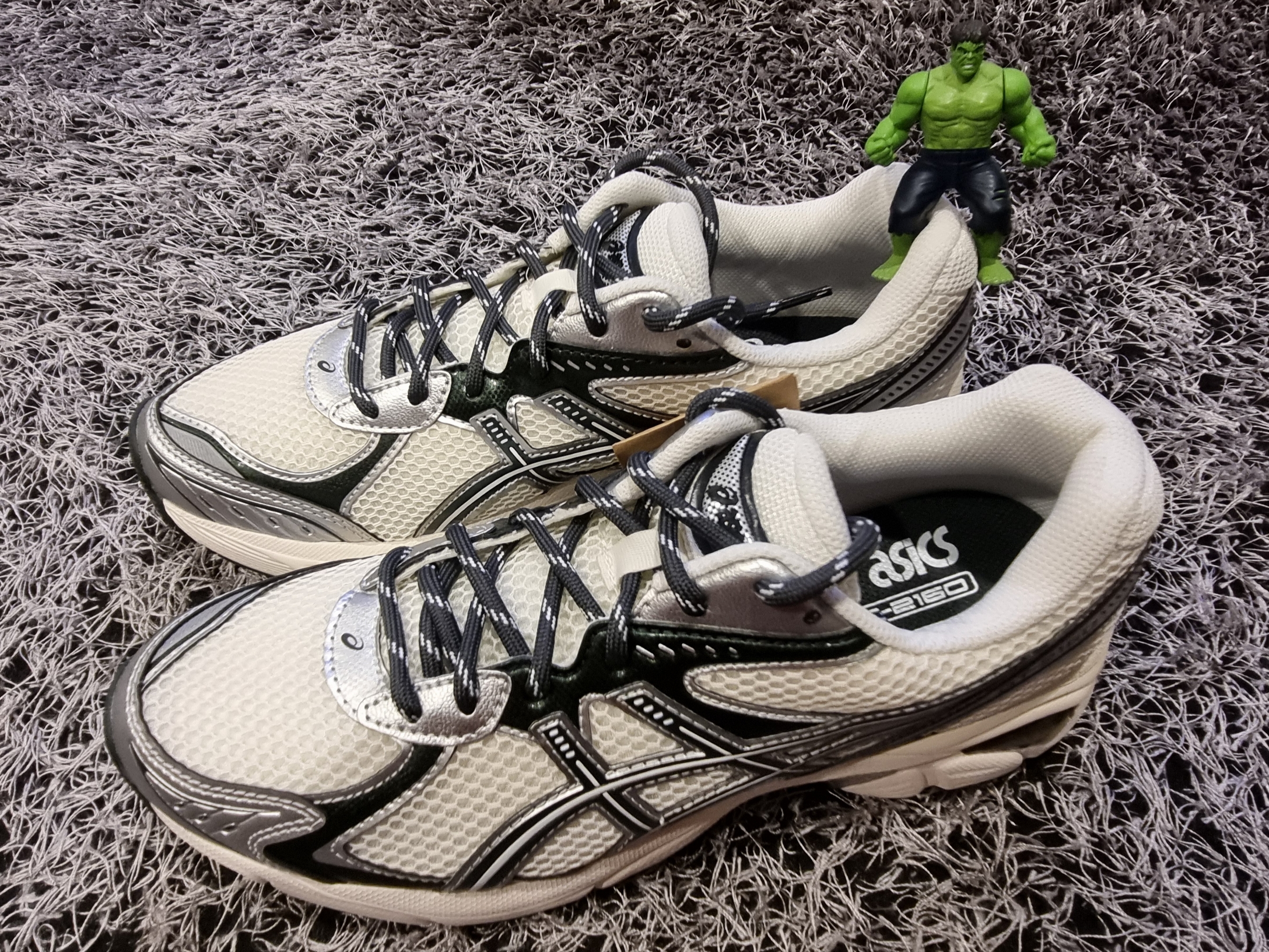 Asics x Kith GT-2160 Cream Scarab 착용 스타일 - 1