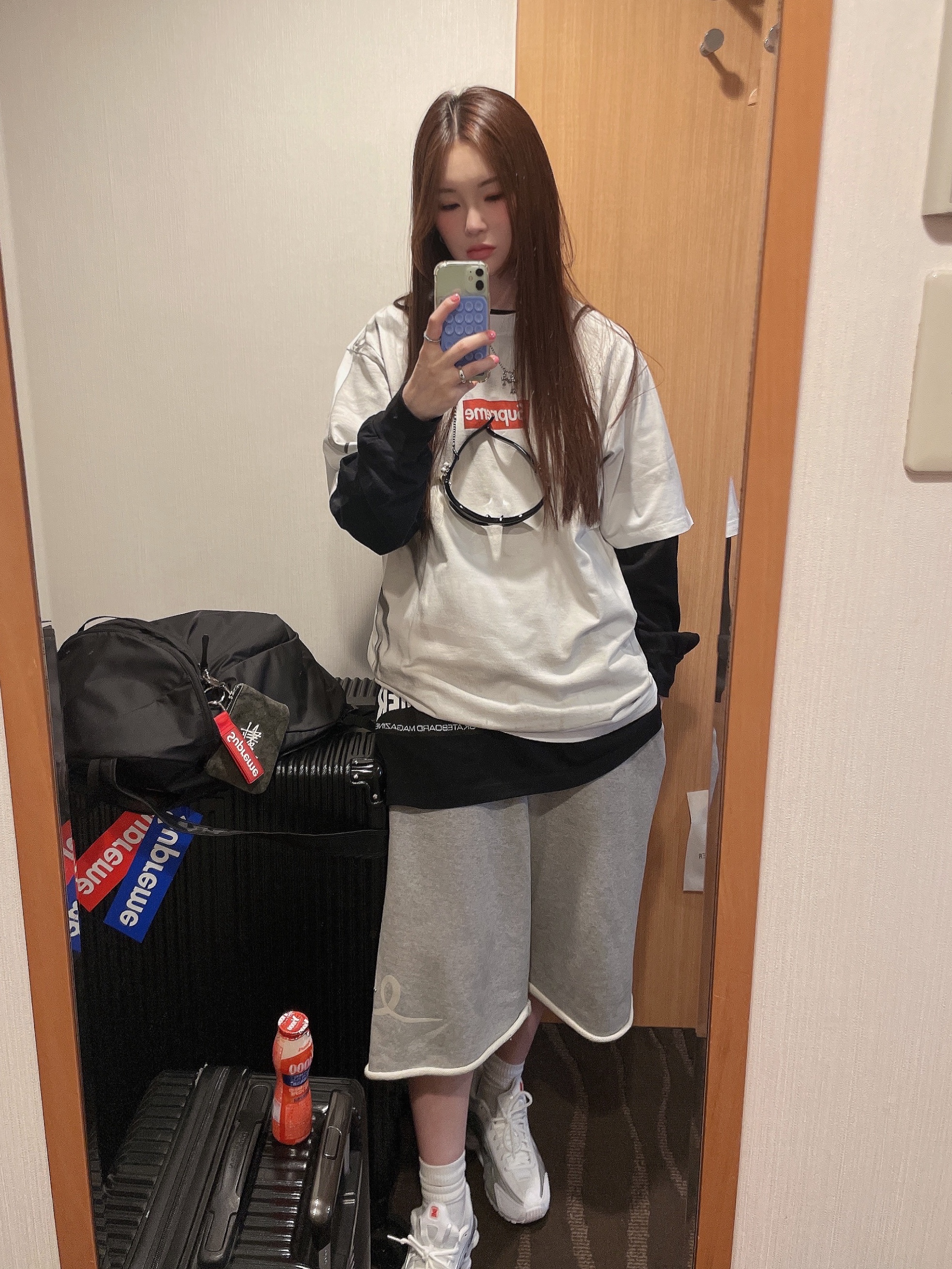 (W) Nike Shox R4 White Metallic Silver, Supreme x MM6 Maison Margiela Box Logo T-Shirt White - 24SS 착용 스타일