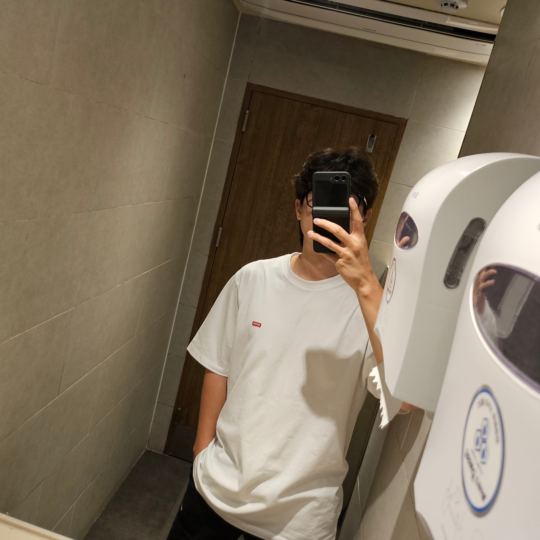 Supreme Small Box T-Shirt White - 24SS 착용 스타일 - 2