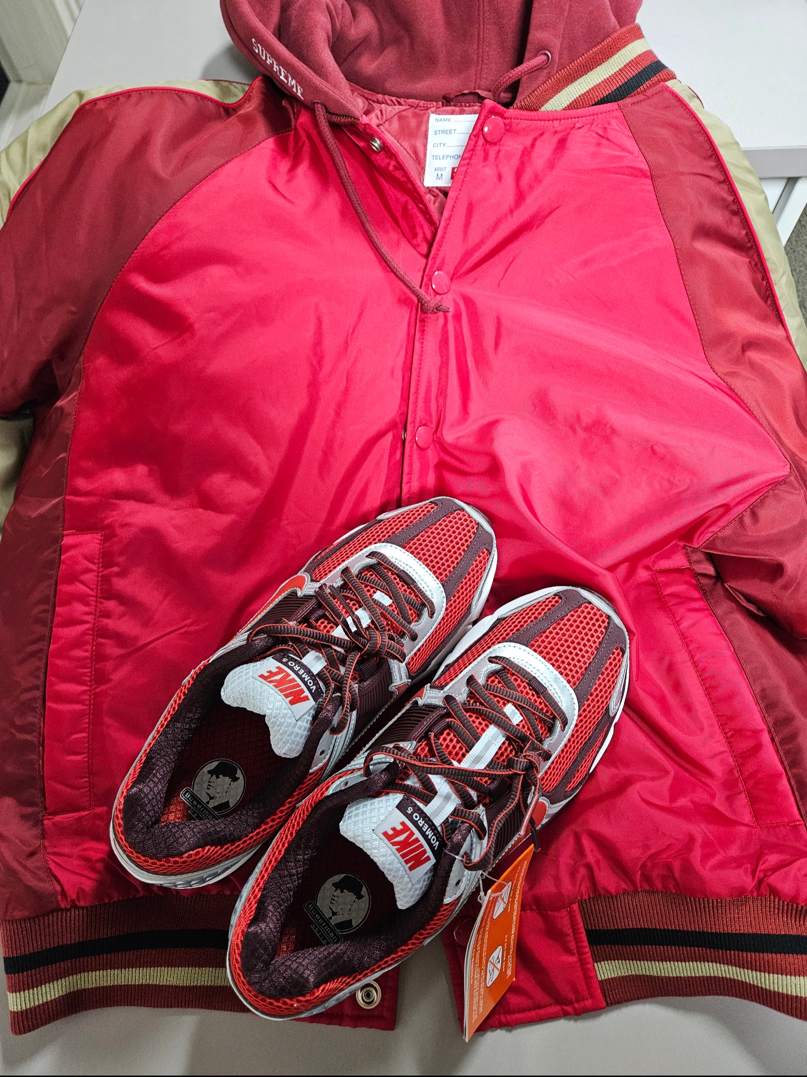 Supreme Hooded Stadium Jacket Red - 24SS, (W) Nike Zoom Vomero 5 Mystic Red and Platinum 착용 스타일 - 2
