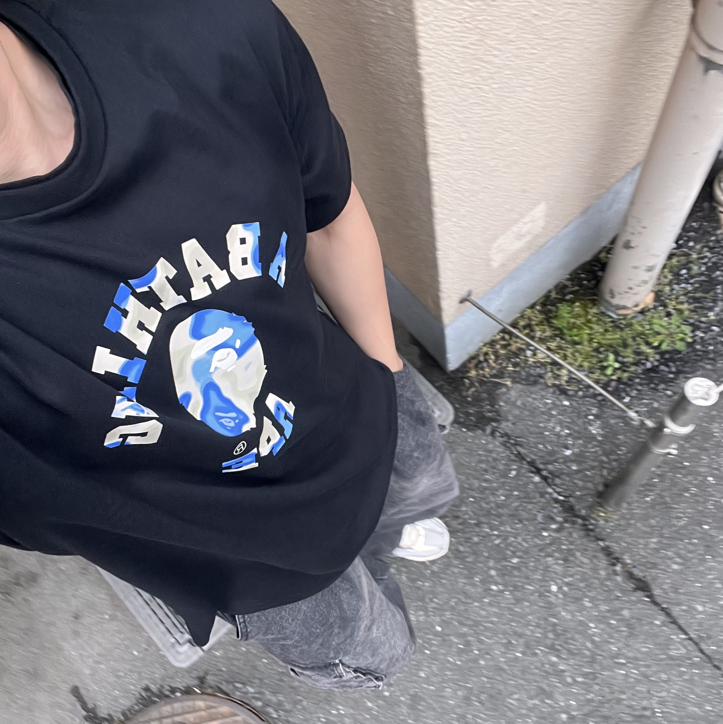 BAPE Liquid Camo College T-Shirt Black Blue 착용 스타일
