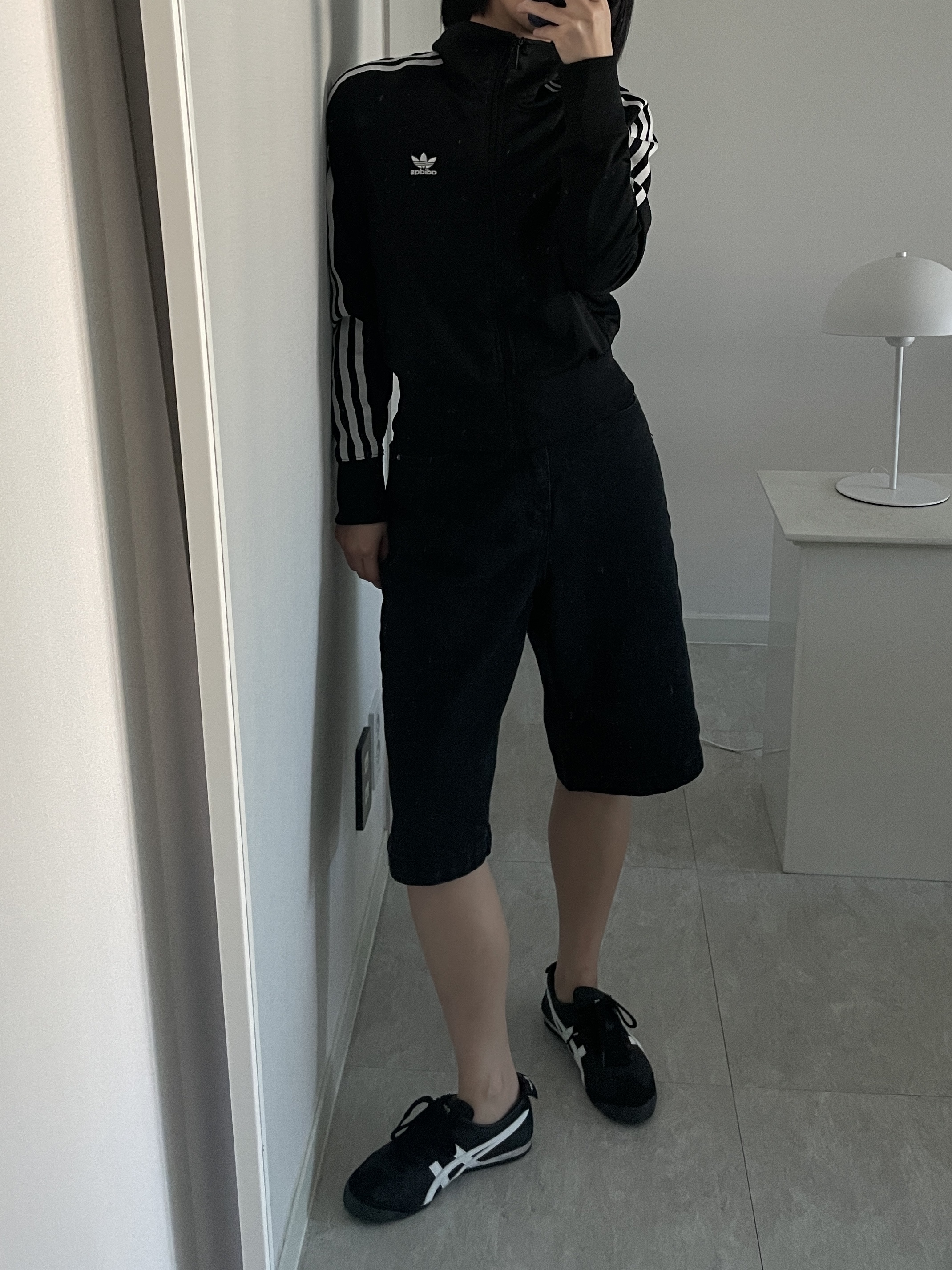 Onitsuka Tiger Mexico 66 Black White, (W) Adidas Adicolor Classic Firebird Track Top Black - US Sizing 착용 스타일