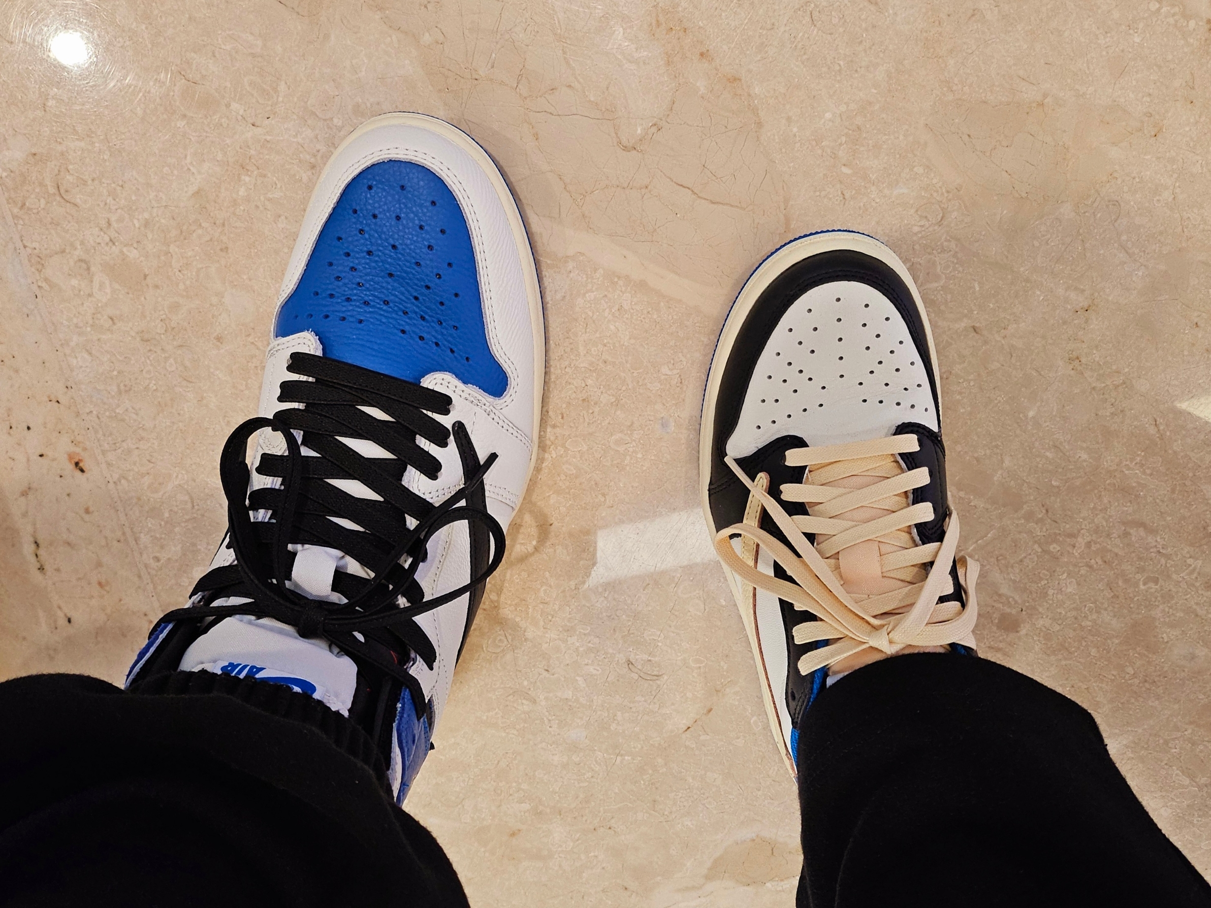Jordan 1 x Travis Scott x Fragment Retro High OG SP Military Blue, Jordan 1 x Travis Scott x Fragment Retro Low OG SP Military Blue 착용 스타일 - 1