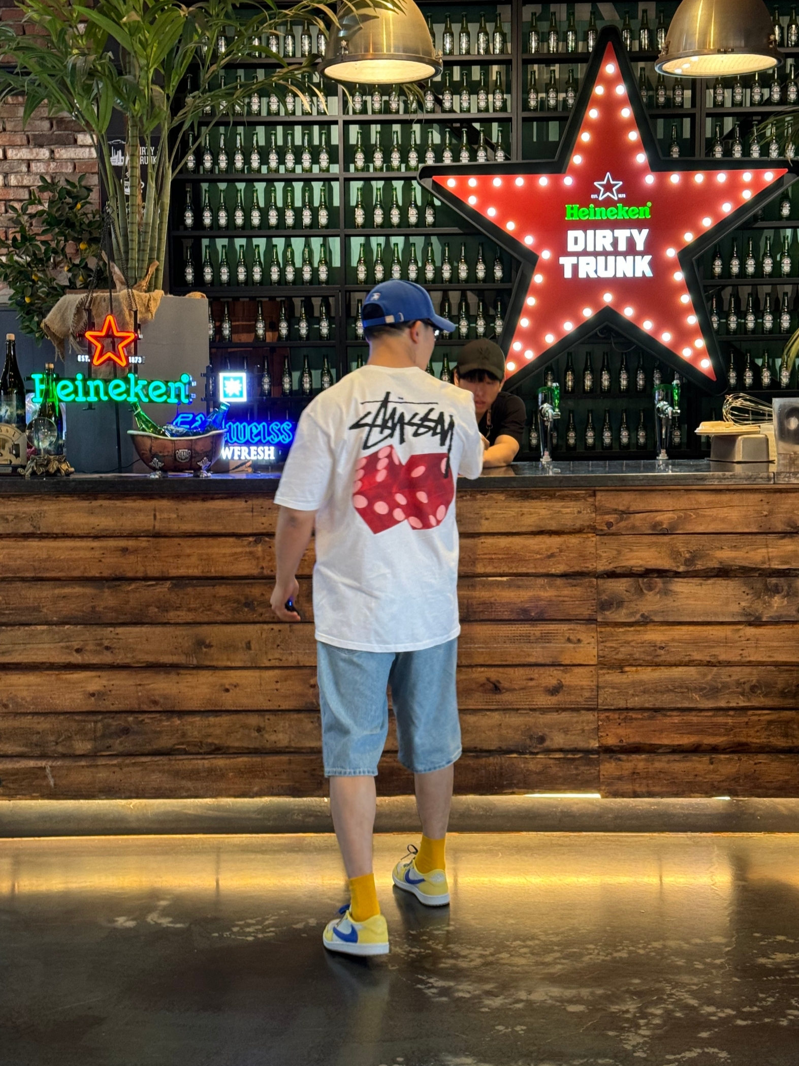 (W) Jordan 1 x Travis Scott Retro Low OG SP Canary, Supreme Script Baggy Denim Short Washed Indigo - 24SS 착용 스타일