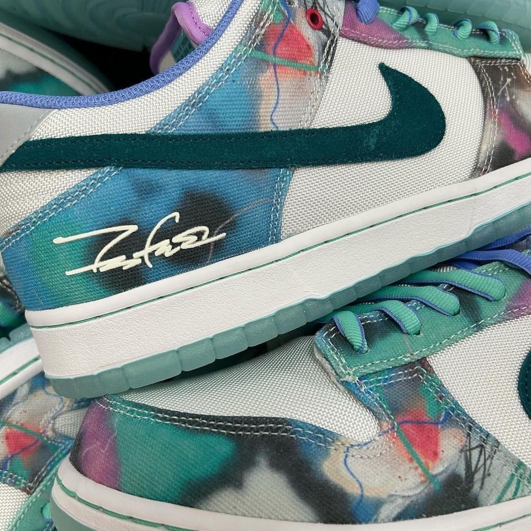 Nike x Futura Laboratories SB Dunk Low OG QS White and Geode Teal 착용 스타일 - 2
