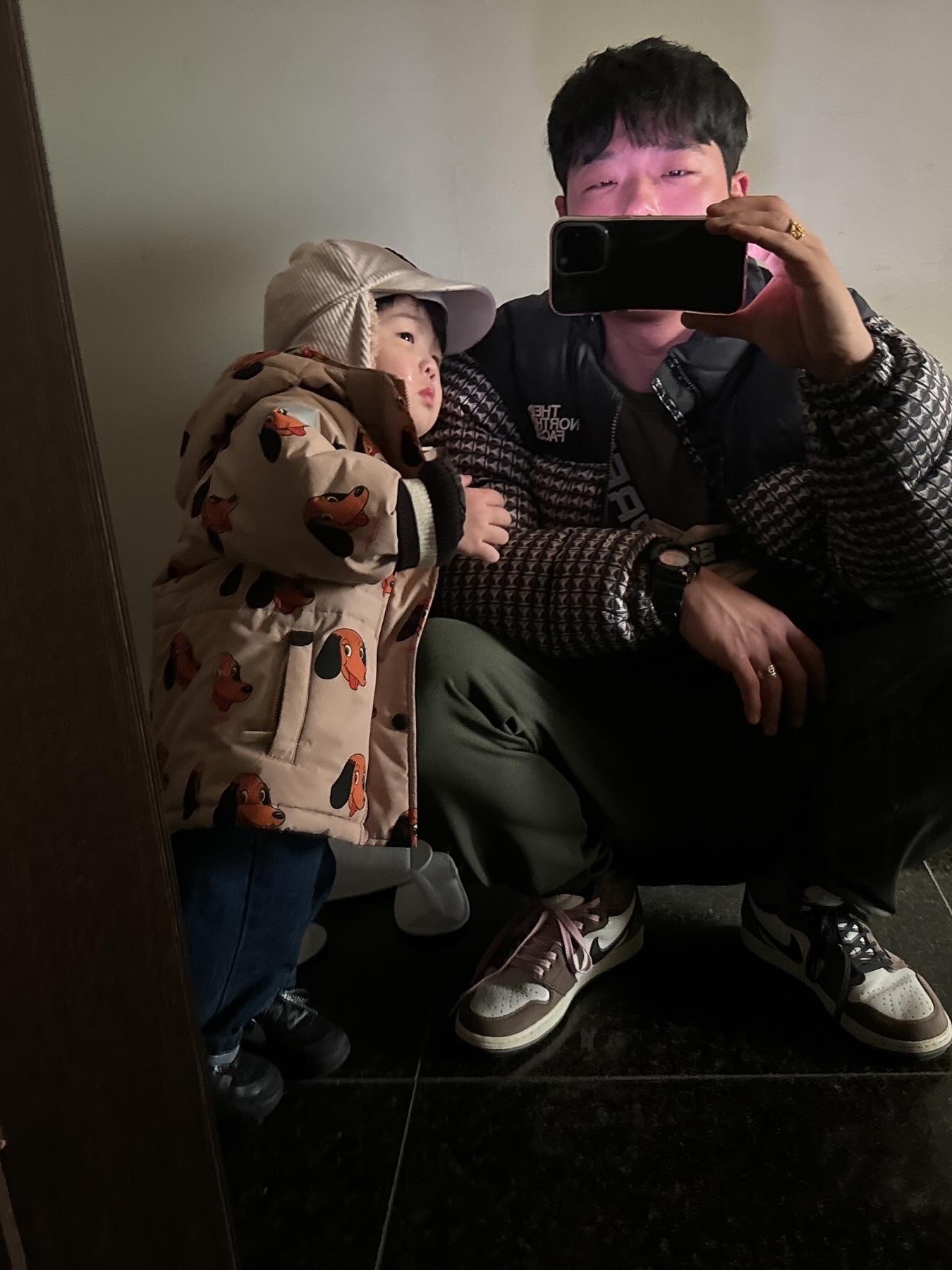 Supreme x The North Face Studded Nuptse Jacket Black - 21SS, Adidas Yeezy Calabasas Track Pants Core Mink 착용 스타일 - 1