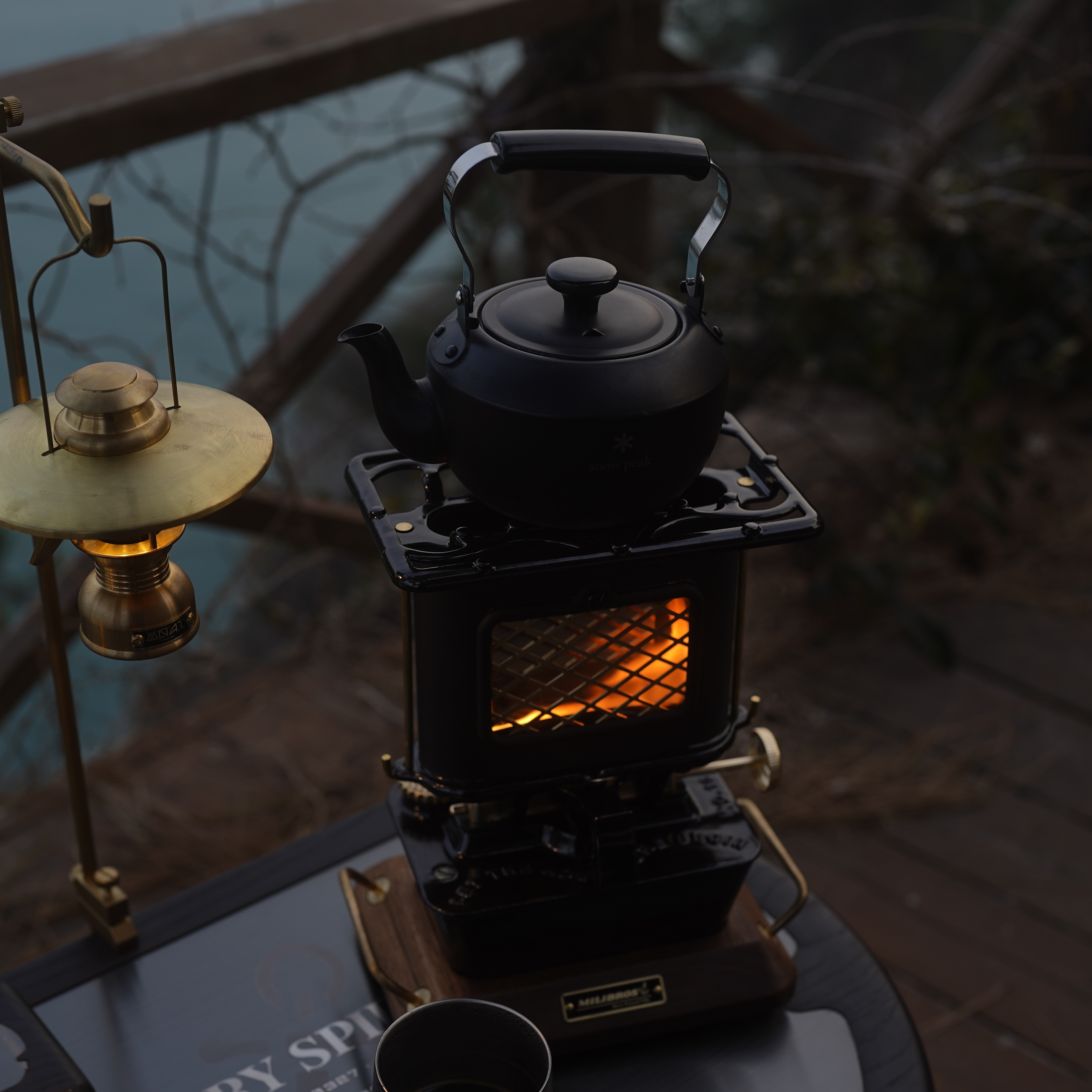 Snow Peak Classic Kettle Black 착용 스타일 - 3