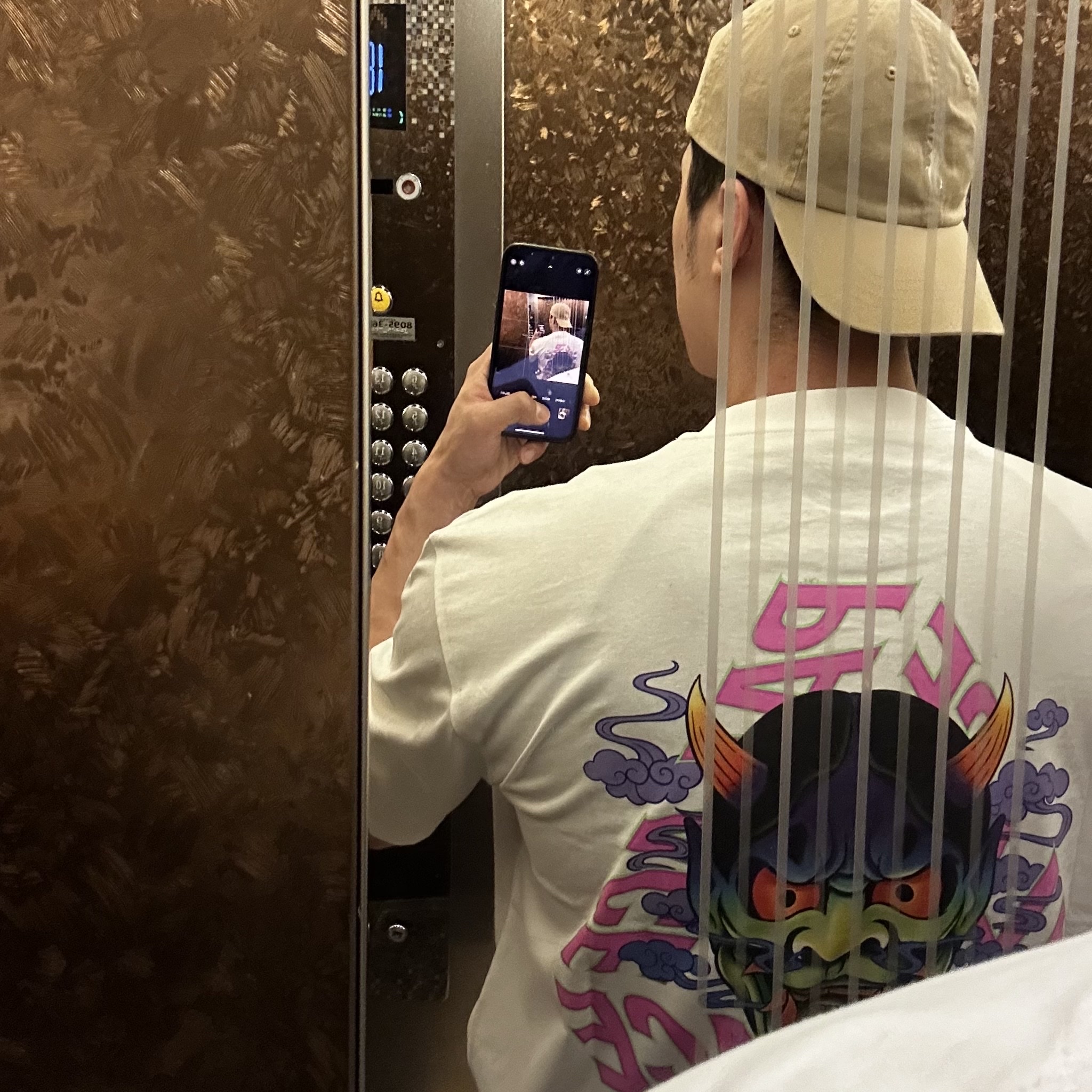 Palace Demon P3 T-Shirt White - 23FW 착용 스타일