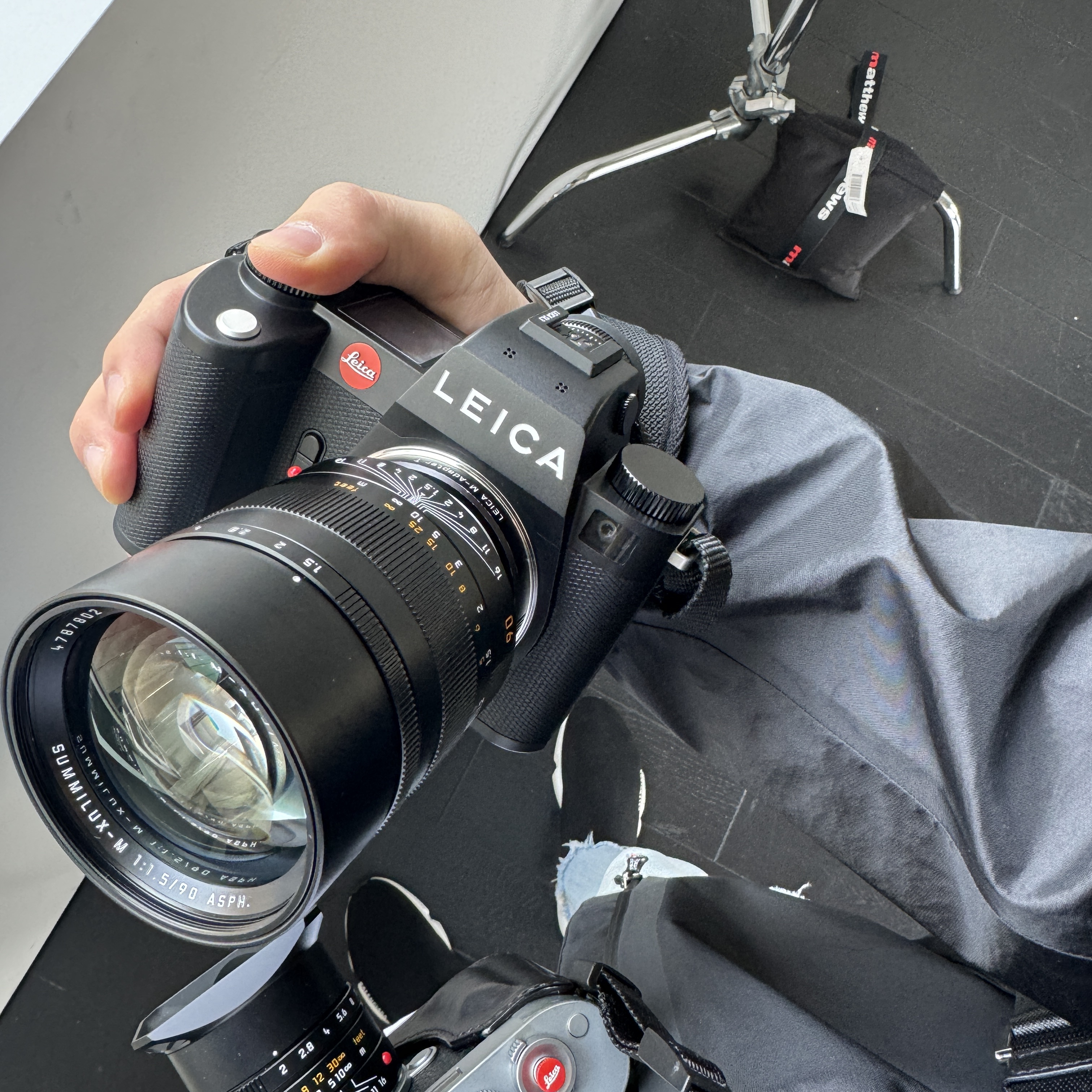 Leica M11 Silver Chrome (Korean Ver.) 착용 스타일 - 2