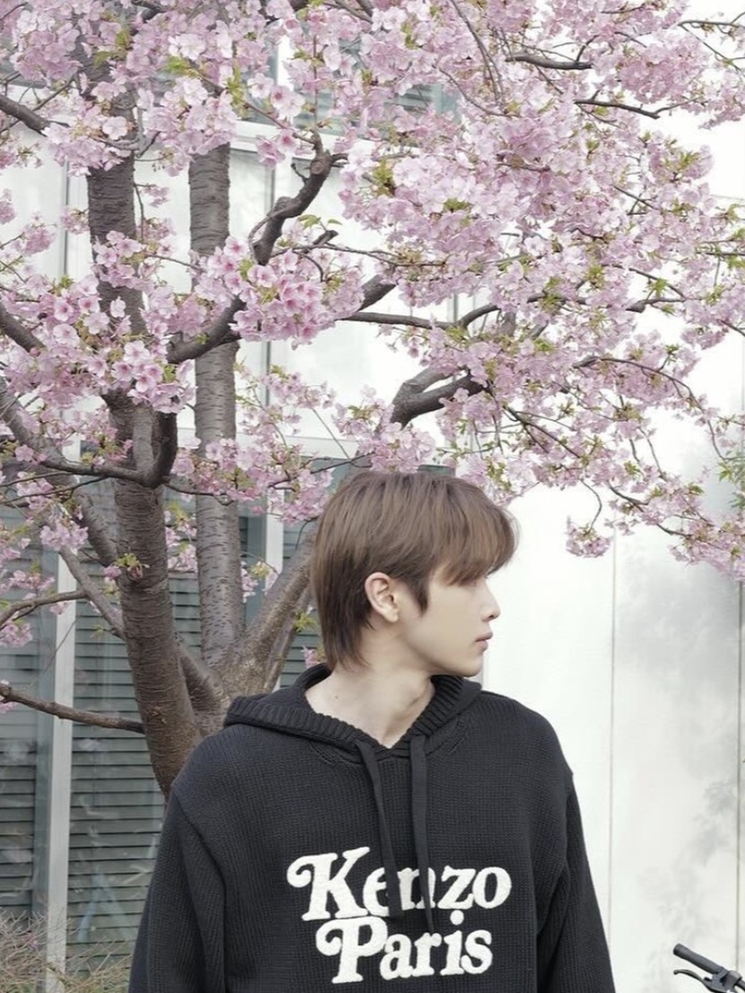 Kenzo x Verdy Knit Hoodie Black 착용 스타일 - 4