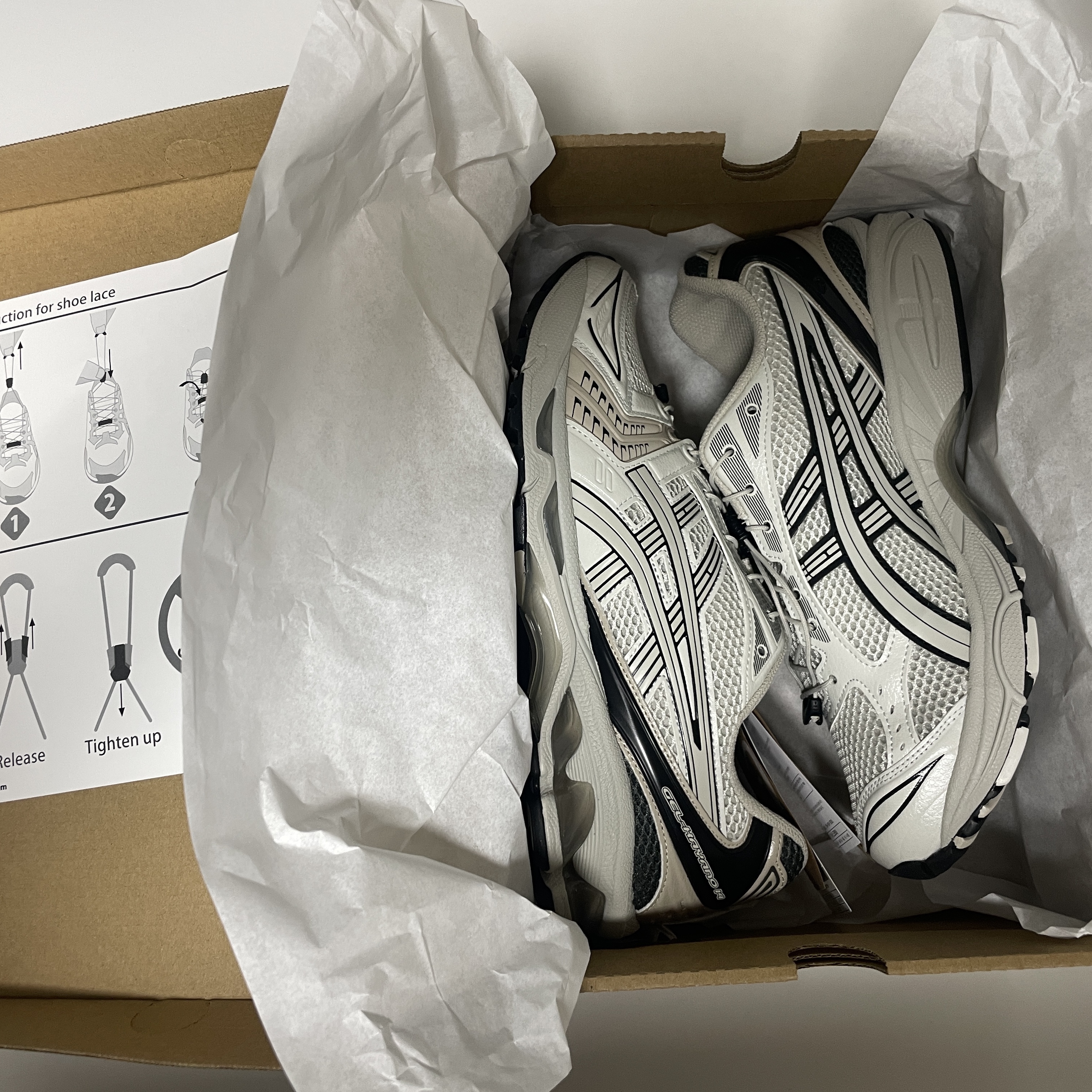 Asics Unlimited Gel-Kayano 14 Smoke Grey 착용 스타일