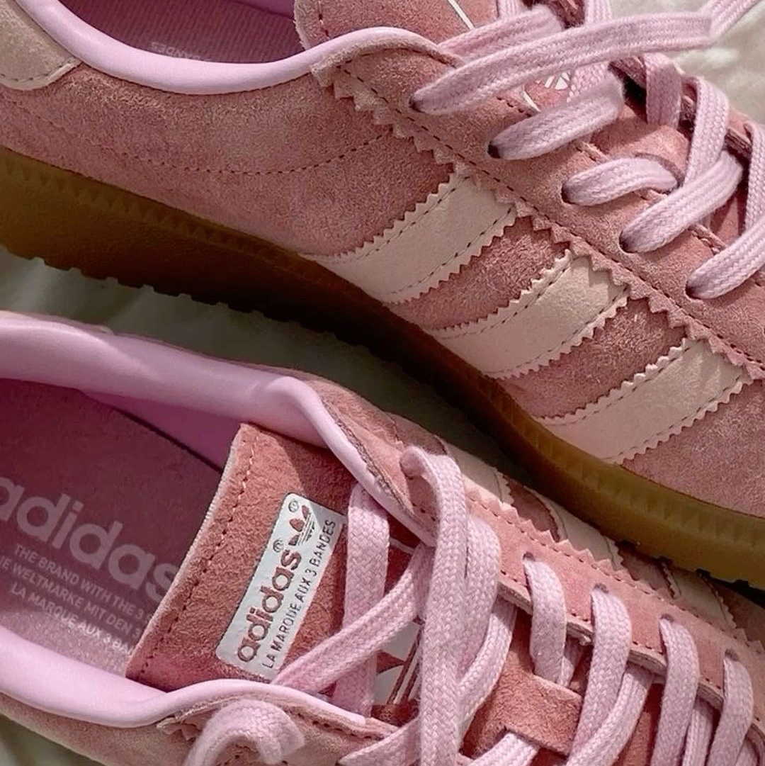 Adidas Bermuda Glow Pink 착용 스타일 - 1