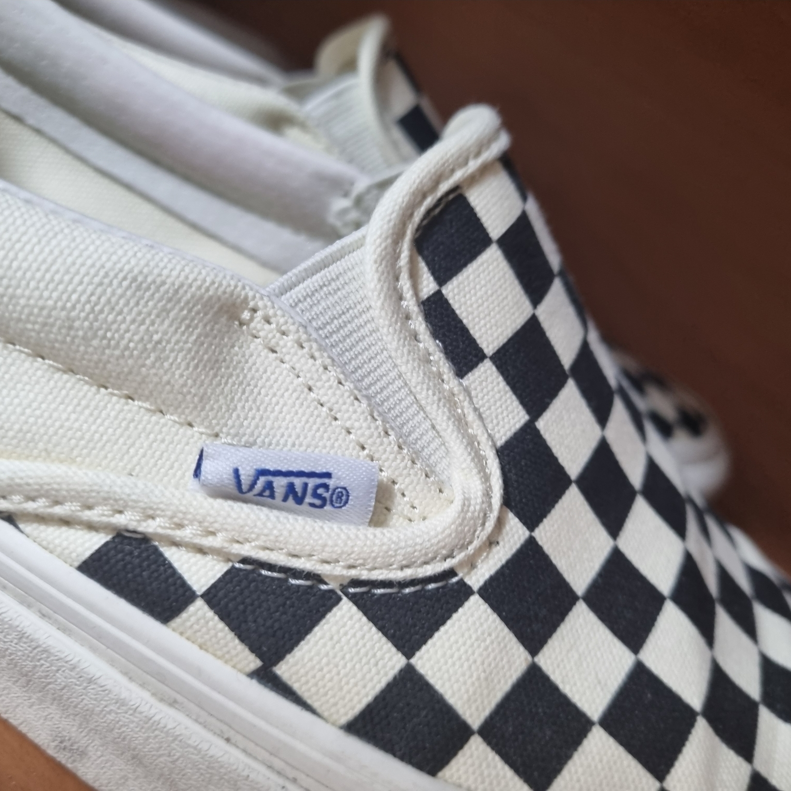Vans Vault OG Classic Slip-On LX Checkerboard 착용 스타일