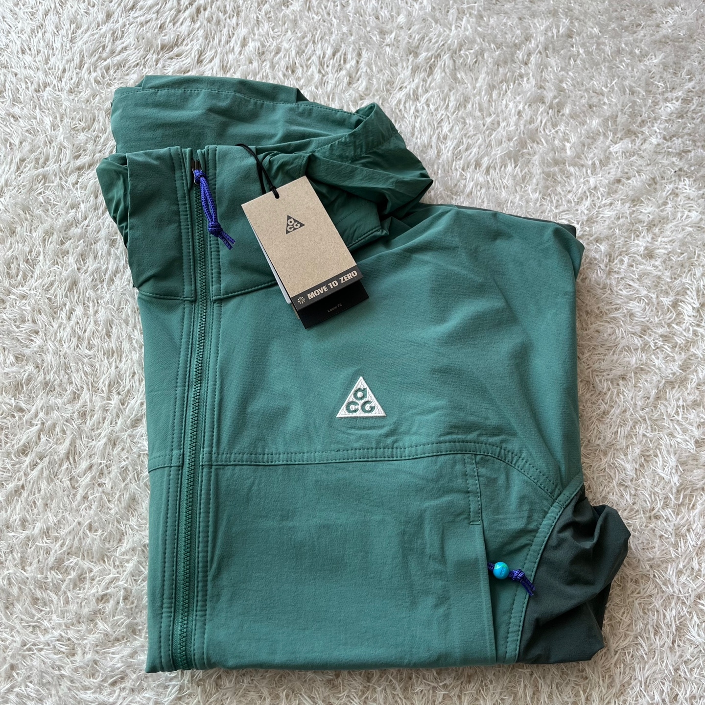 Nike ACG Sun Farer Jacket Bicoastal Vintage Green - Asia, Nike ACG Therma-Fit Fly Unstructured Cap 착용 스타일 - 2