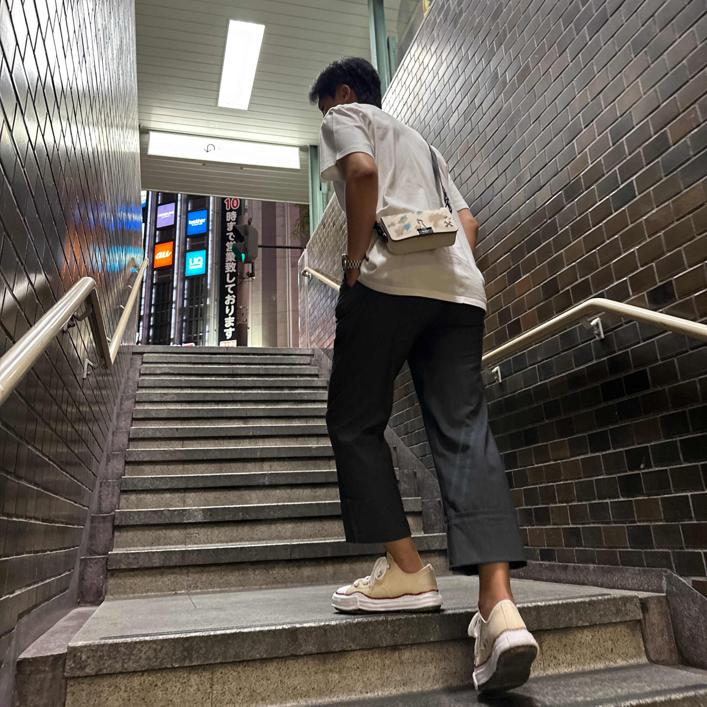 Supreme x Burberry Box Logo T-Shirt White - 22SS, Maison Mihara Yasuhiro Peterson OG Sole Canvas Low-top Sneakers Natural 착용 스타일 - 2