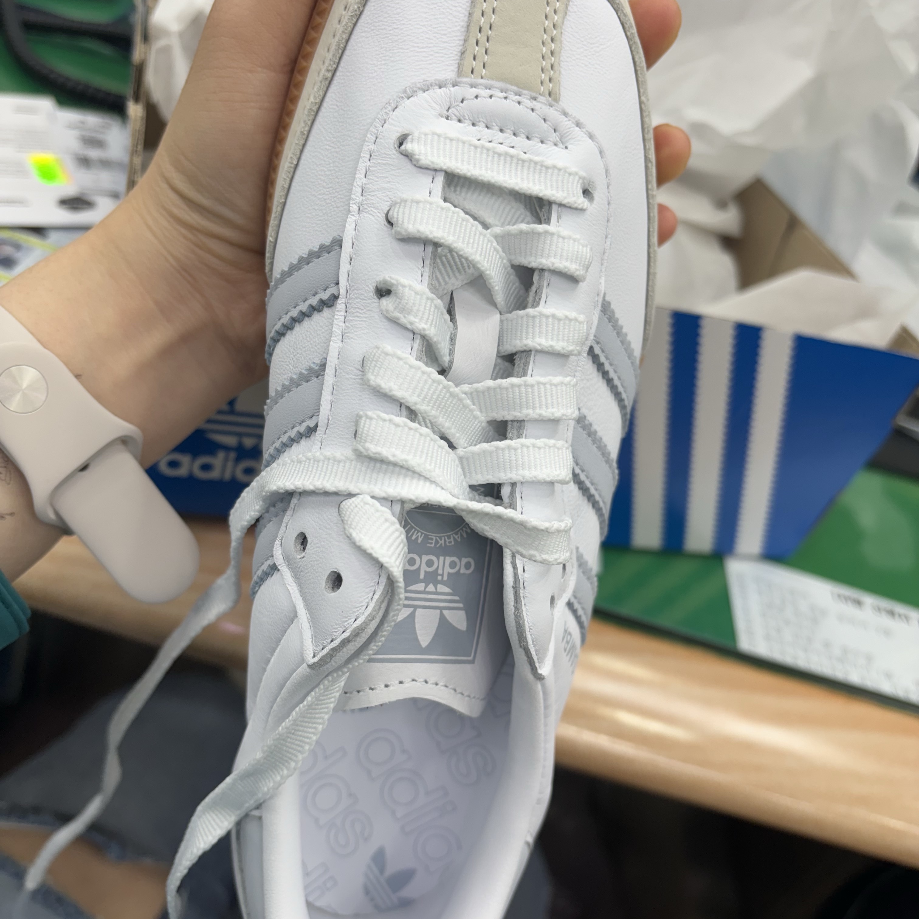 (W) Adidas Samba OG Cloud White Halo Blue 착용 스타일 - 1