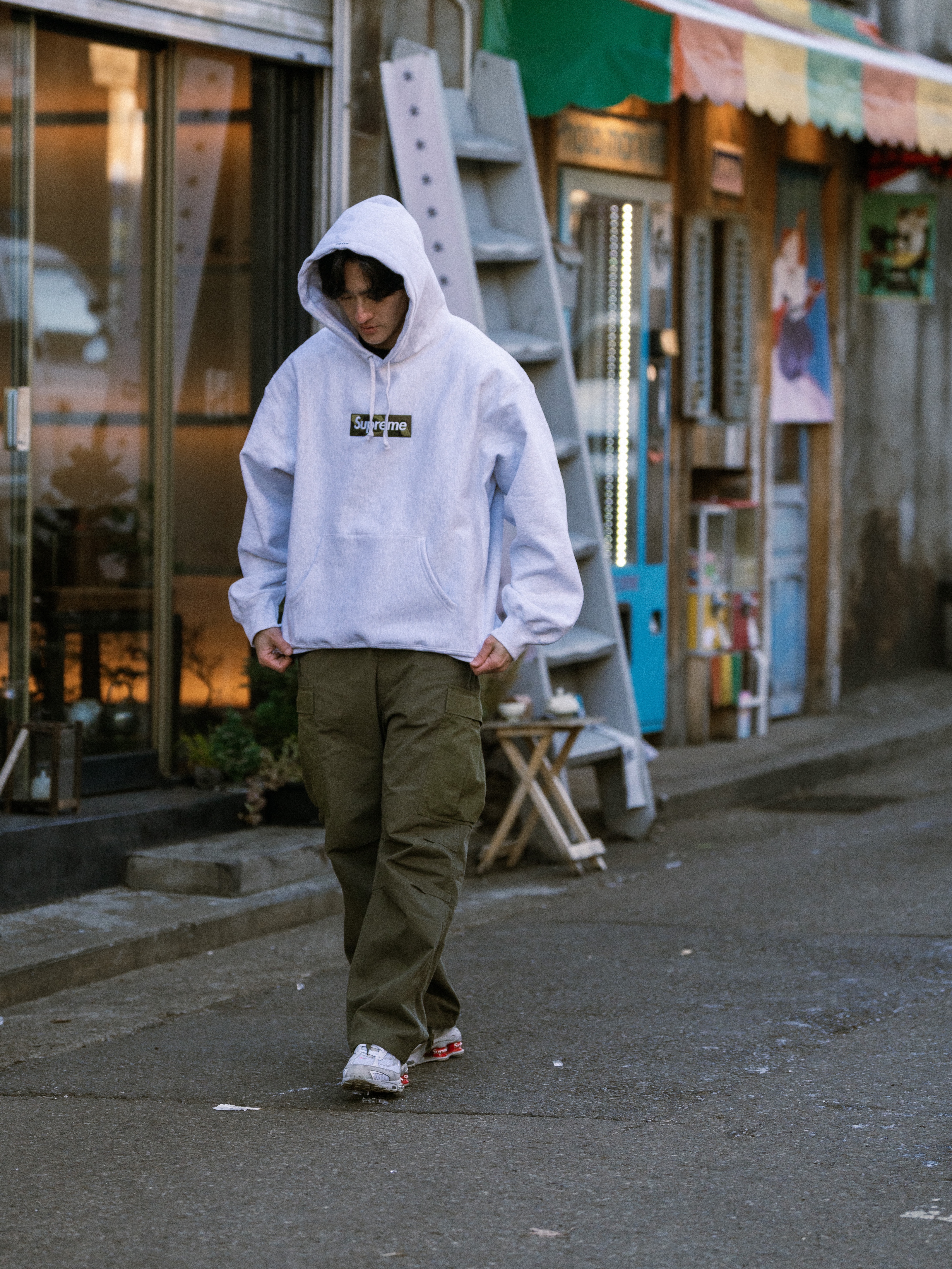 Supreme Box Logo Hooded Sweatshirt Ash Grey - 23FW, Nike x Supreme Shox Ride 2 SP White 착용 스타일 - 7