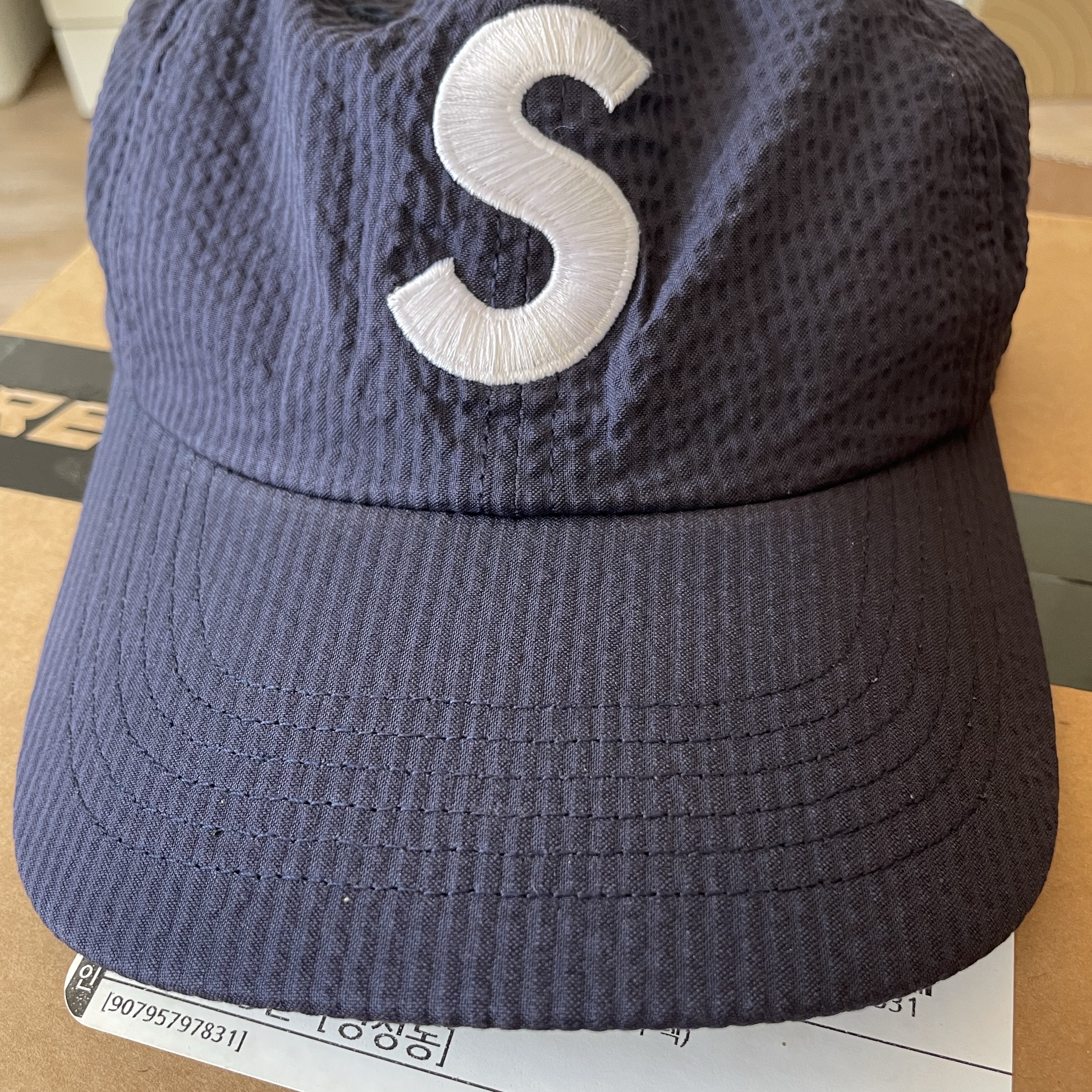 Supreme Seersucker S Logo 6-Panel Navy - 24SS 착용 스타일