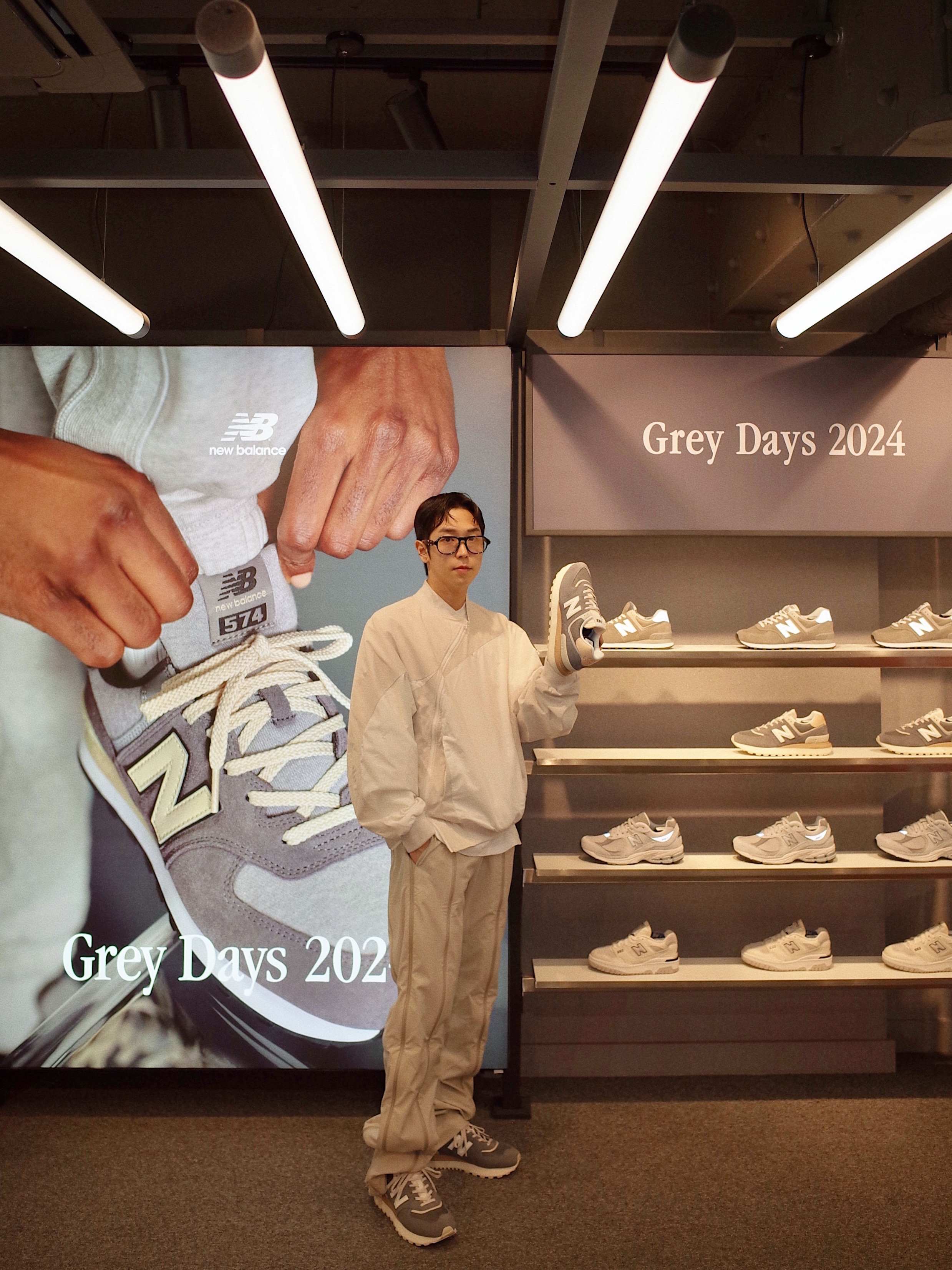 뉴발란스 x 포터리 574 프리미엄 소프트 그레이, 젠틀 몬스터 x 메종 마르지엘라 MM113 블랙 클리어 착용 스타일 - 7