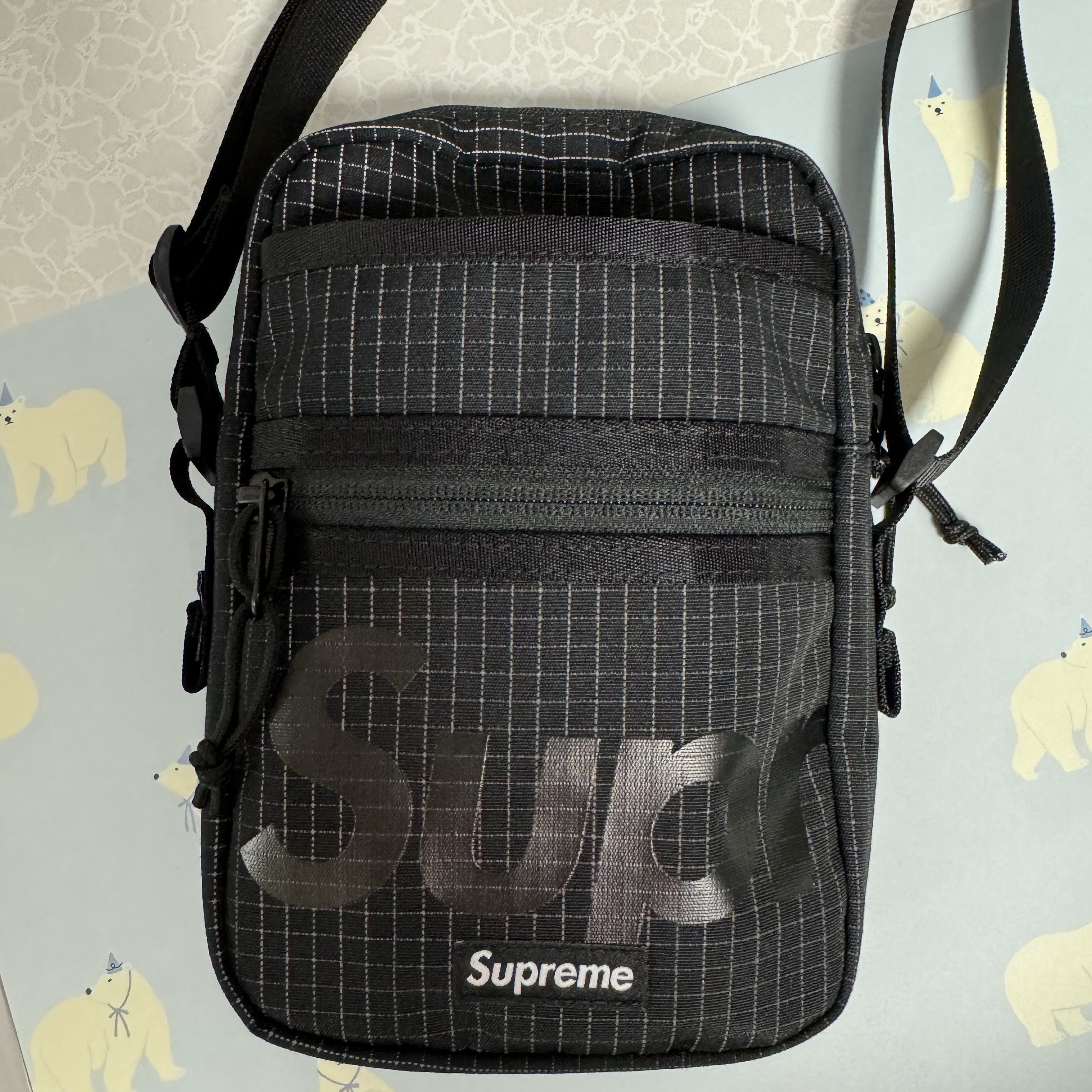 Supreme Shoulder Bag Black - 24SS 착용 스타일 - 1
