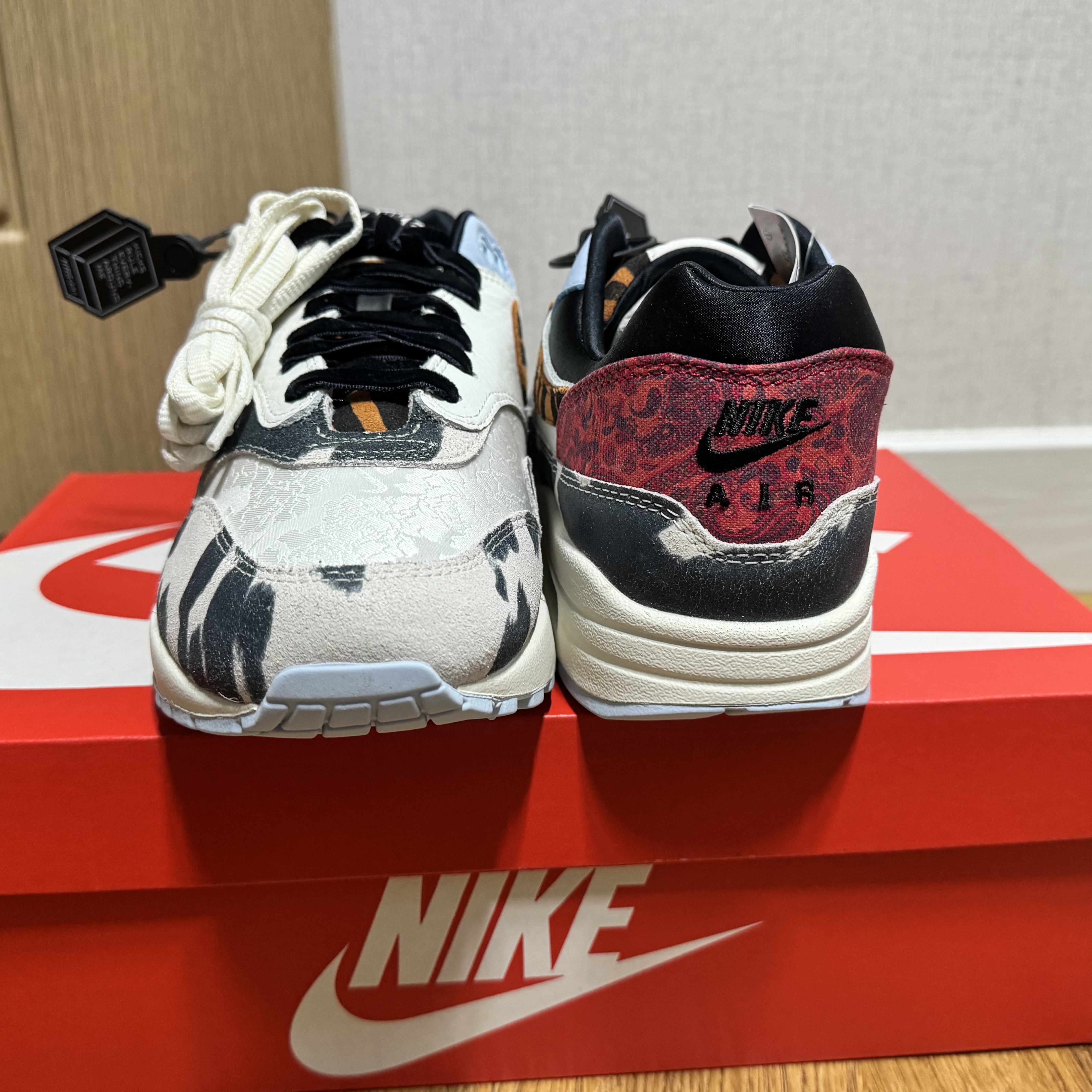 (W) Nike Air Max 1 '87 Great Indoors 착용 스타일 - 1