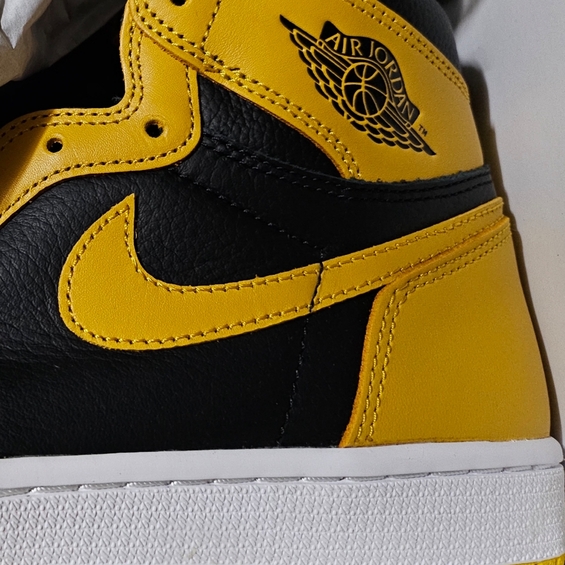 Jordan 1 Retro High OG Pollen 착용 스타일