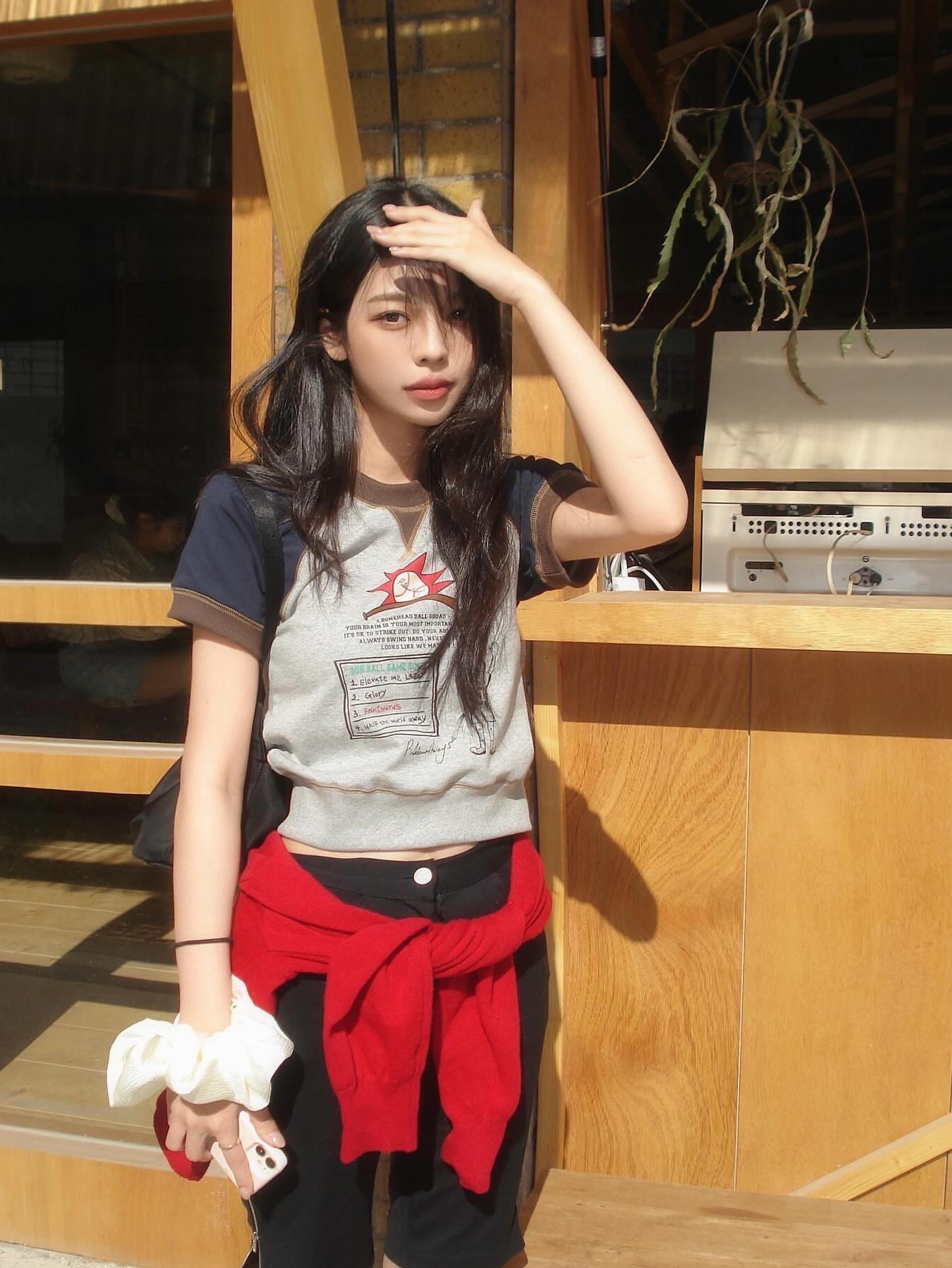 Problemallways Referee Raglan Crop Sweatshirt Gray, Problemallways Referee Raglan Crop Sweatshirt Beige 착용 스타일