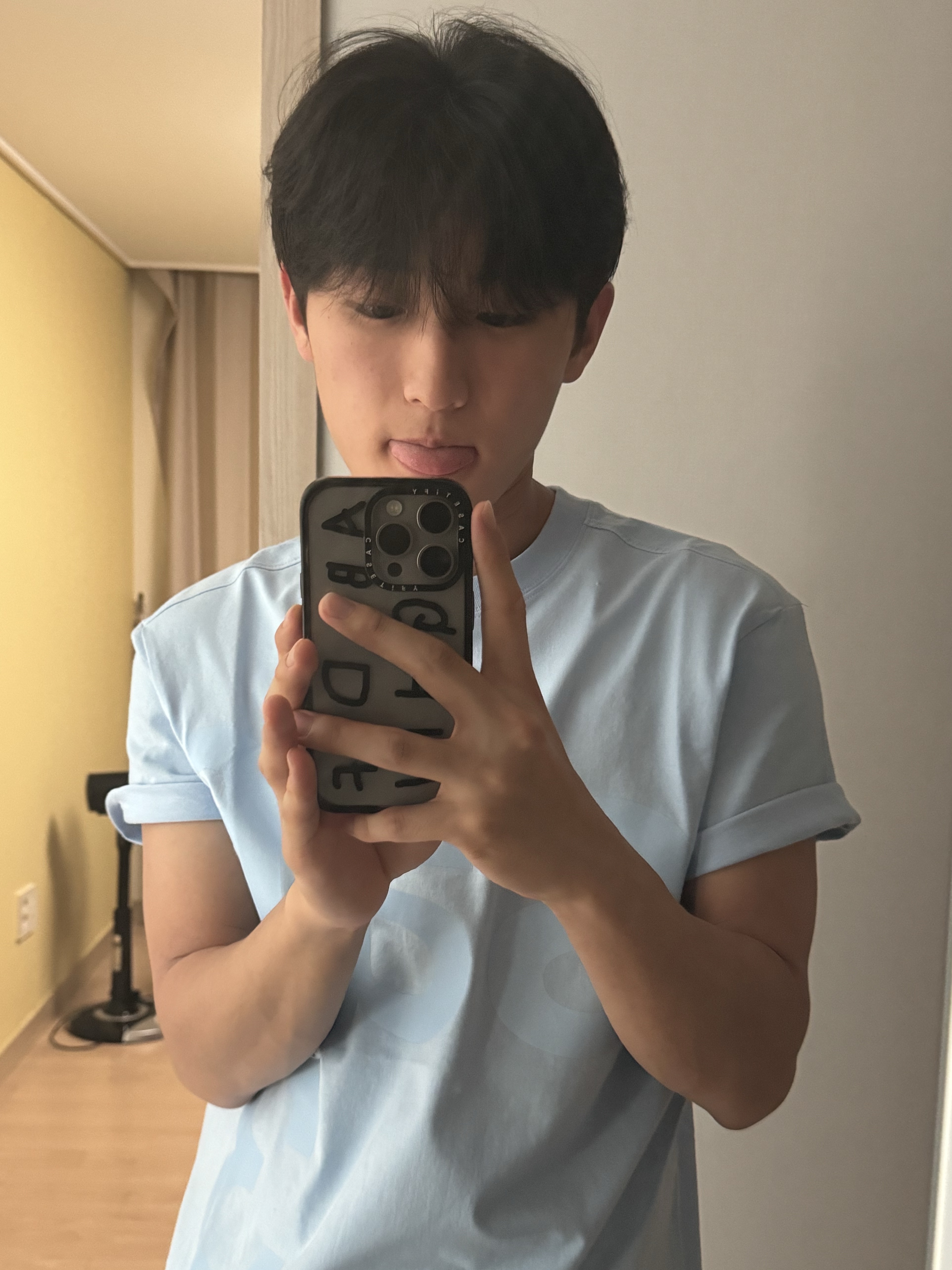 [예약 배송][KREAM 단독] Safarispot Basic Safari T-Shirt Sky 착용 스타일