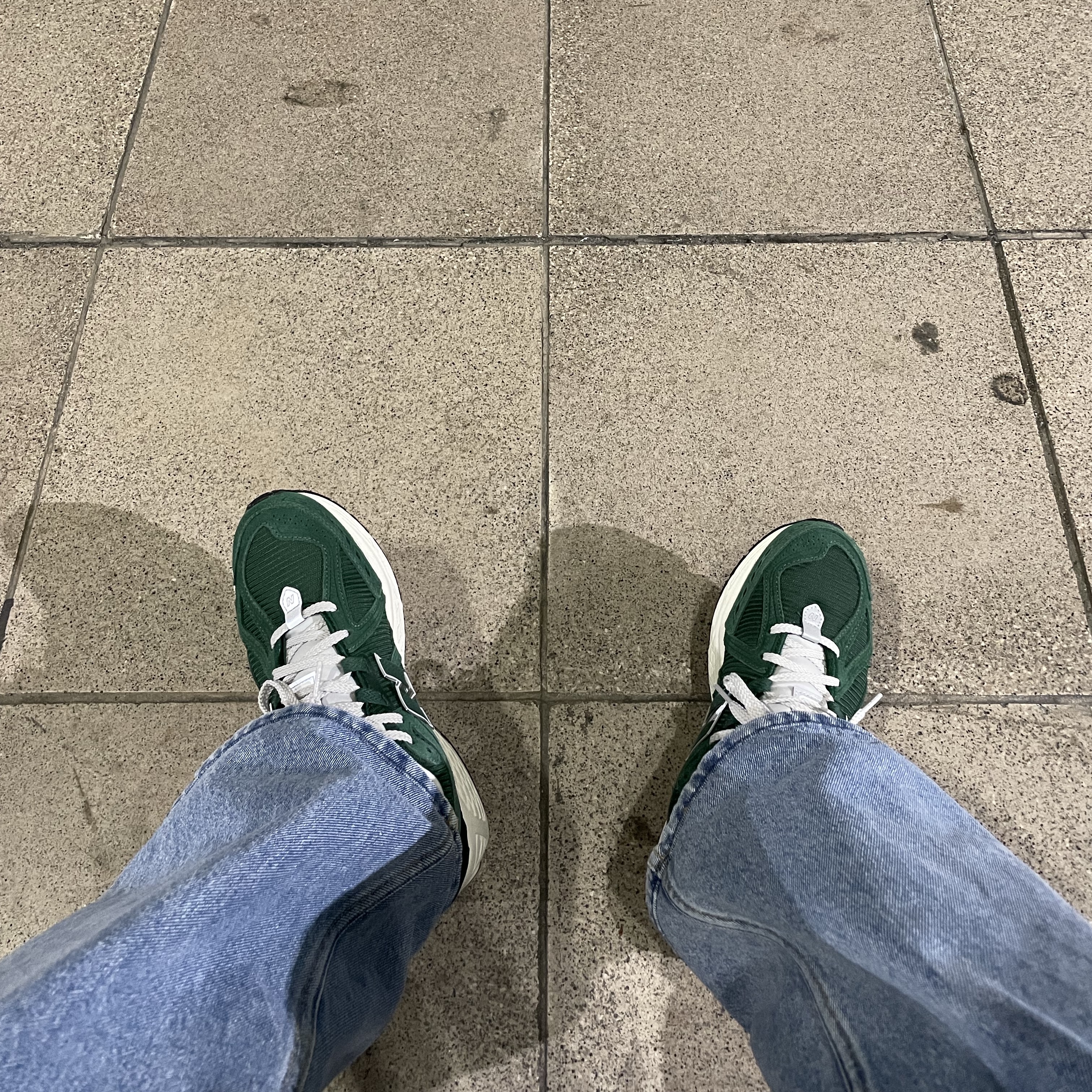 New Balance 1906R Nightwatch Green 착용 스타일 - 2