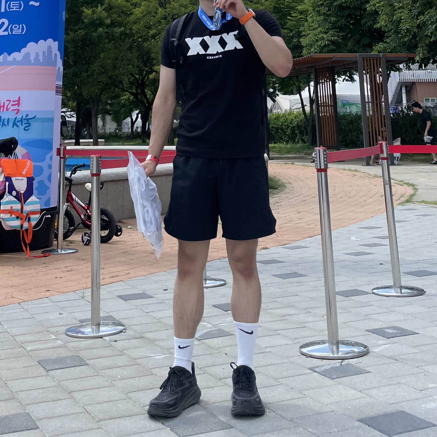 Hoka Clifton 9 Black - Wide 착용 스타일