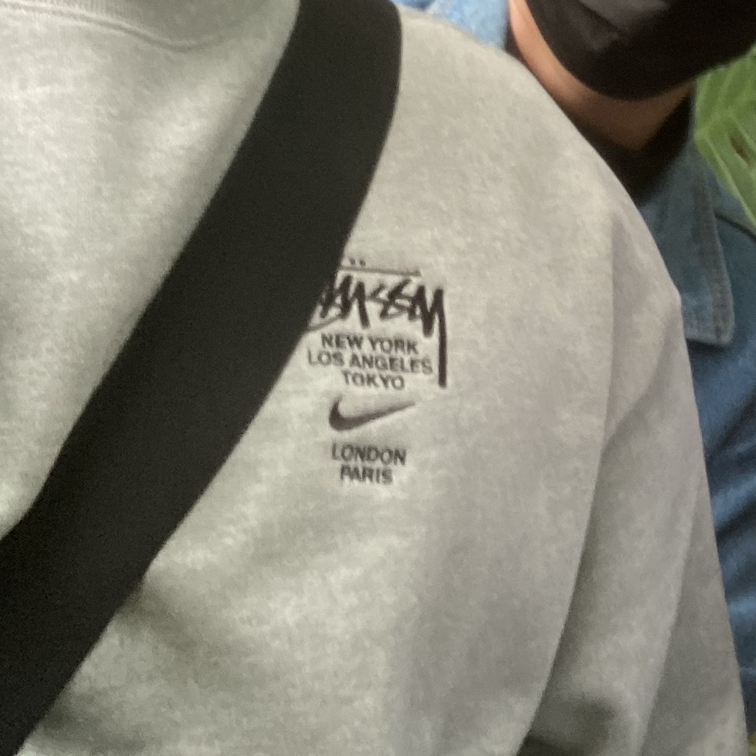 Nike x Stussy NRG Fleece Crewneck Dark Grey Heather (DO9337-063) 착용 스타일